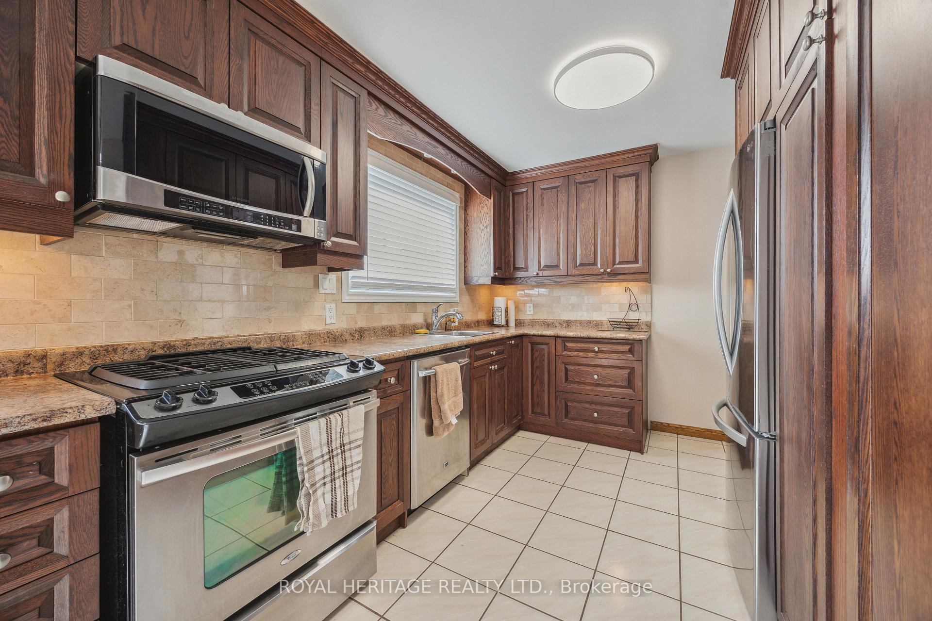 Photo 23 of 963 Timmins Gardens, Pickering, Bay Ridges — HOMEH