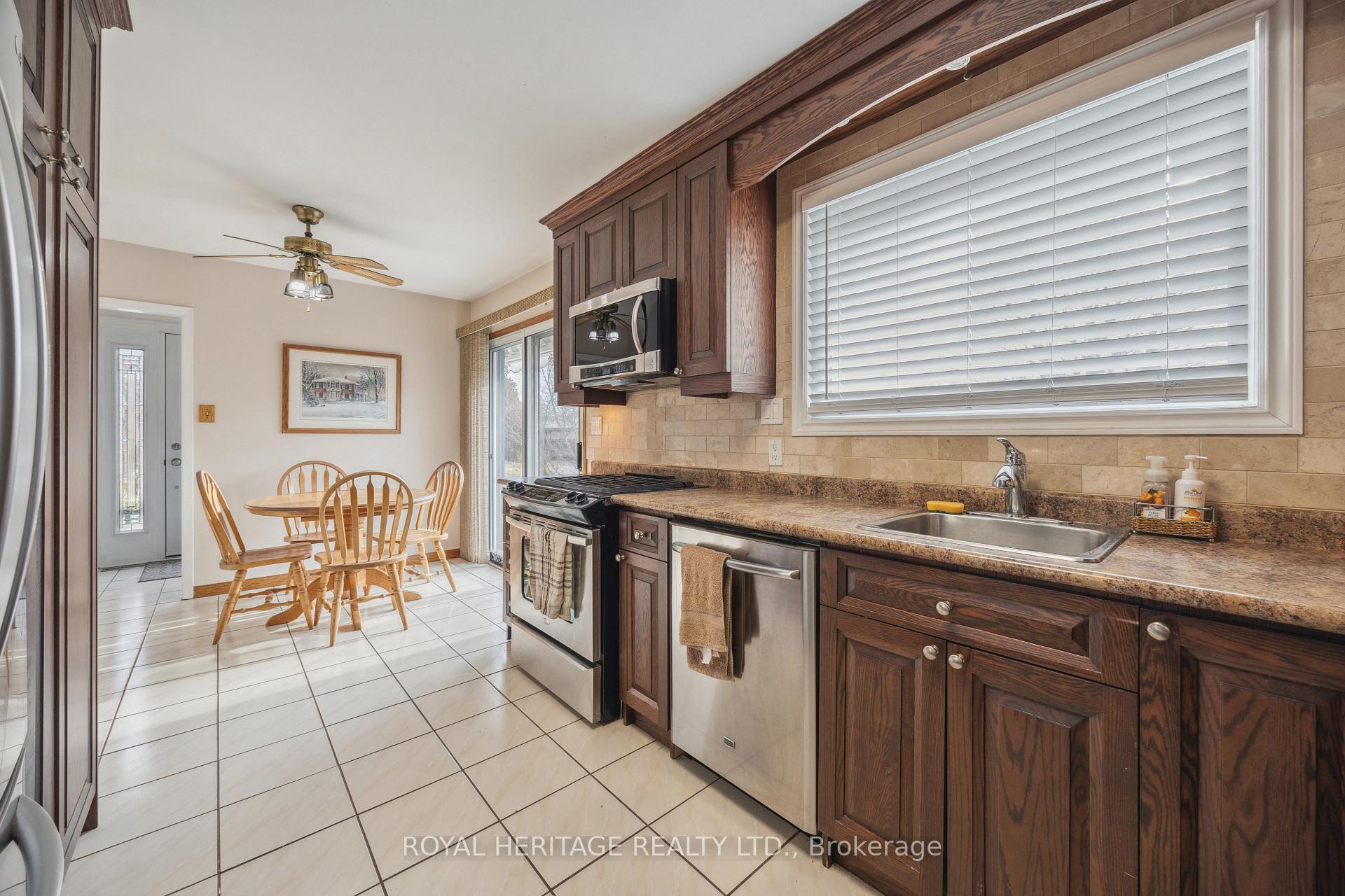 Photo 22 of 963 Timmins Gardens, Pickering, Bay Ridges — HOMEH