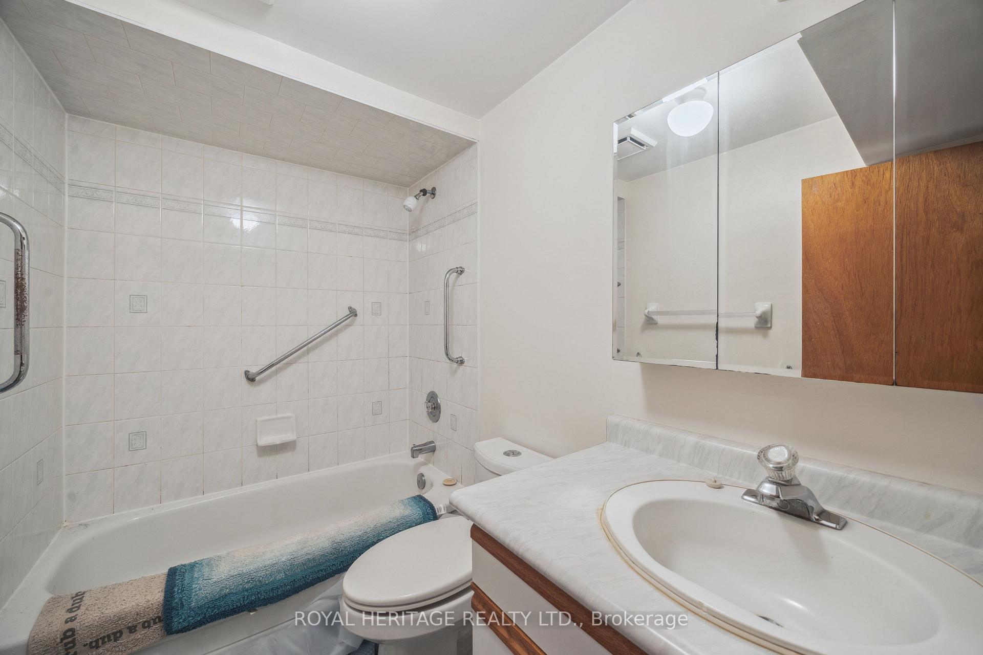Photo 15 of 963 Timmins Gardens, Pickering, Bay Ridges — HOMEH