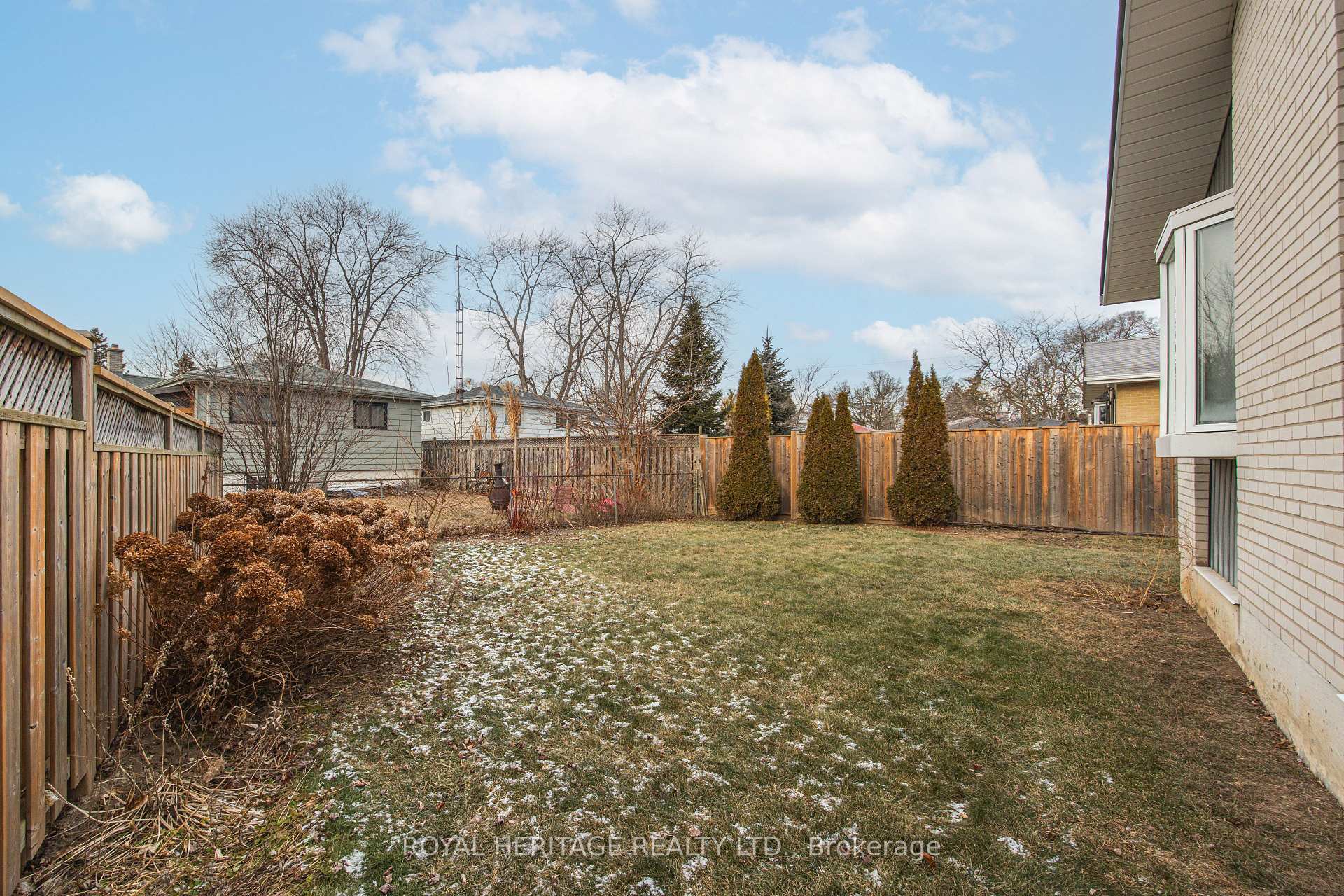 Photo 30 of 963 Timmins Gardens, Pickering, Bay Ridges — HOMEH