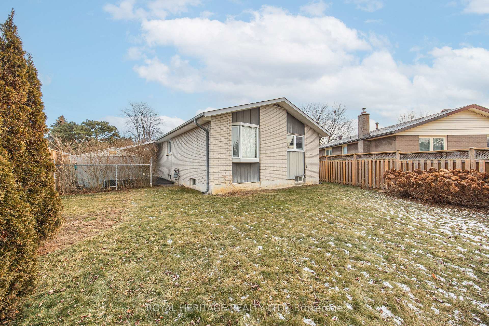 Photo 33 of 963 Timmins Gardens, Pickering, Bay Ridges — HOMEH