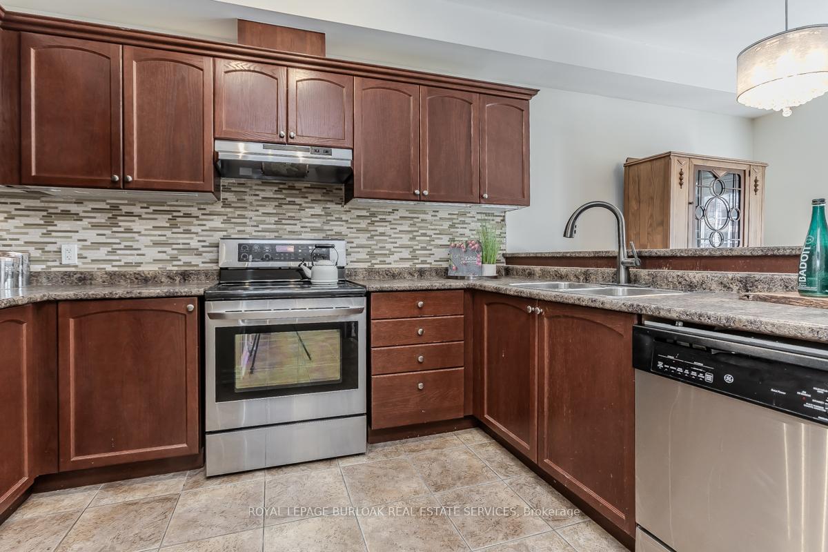 Photo 14 of 186 Springstead Avenue, Hamilton, Winona Park — HOMEH