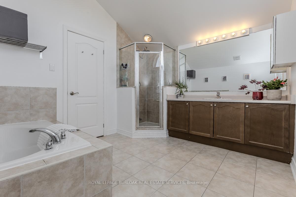 Photo 33 of 186 Springstead Avenue, Hamilton, Winona Park — HOMEH