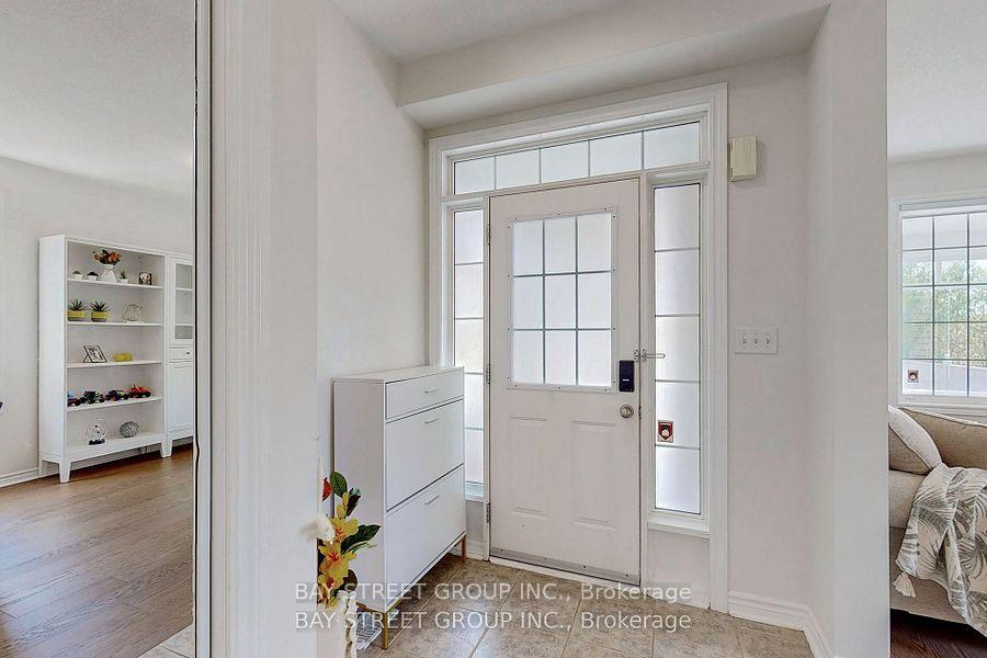 Photo 4 of 33 Storybook Crescent, Markham, Wismer — HOMEH