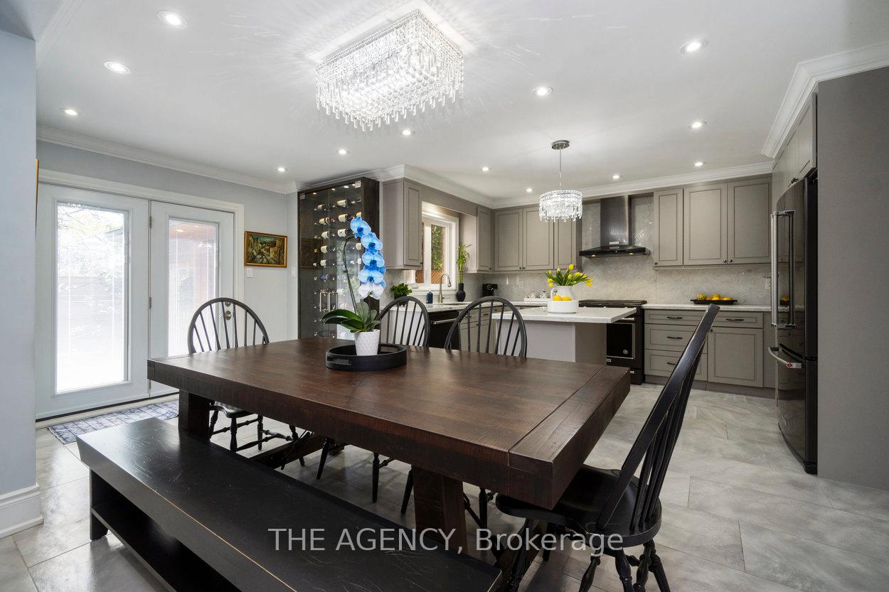 Photo 5 of 39 Savoy Crescent, Vaughan, Beverley Glen — HOMEH