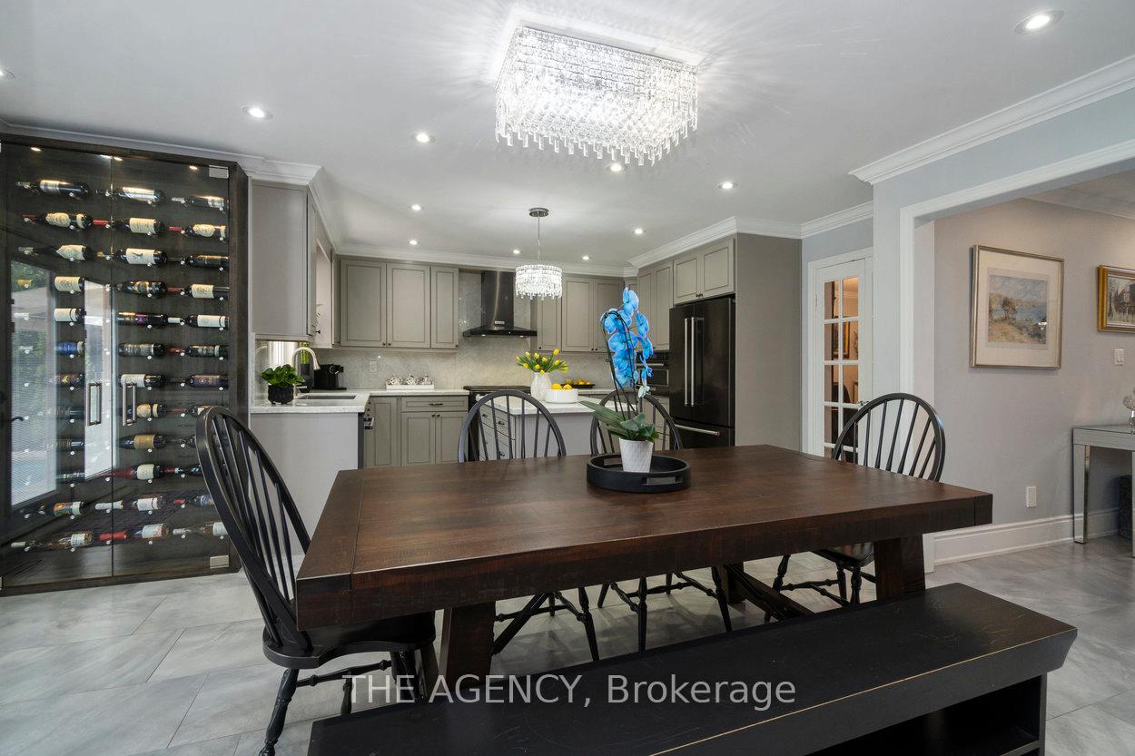 Photo 4 of 39 Savoy Crescent, Vaughan, Beverley Glen — HOMEH