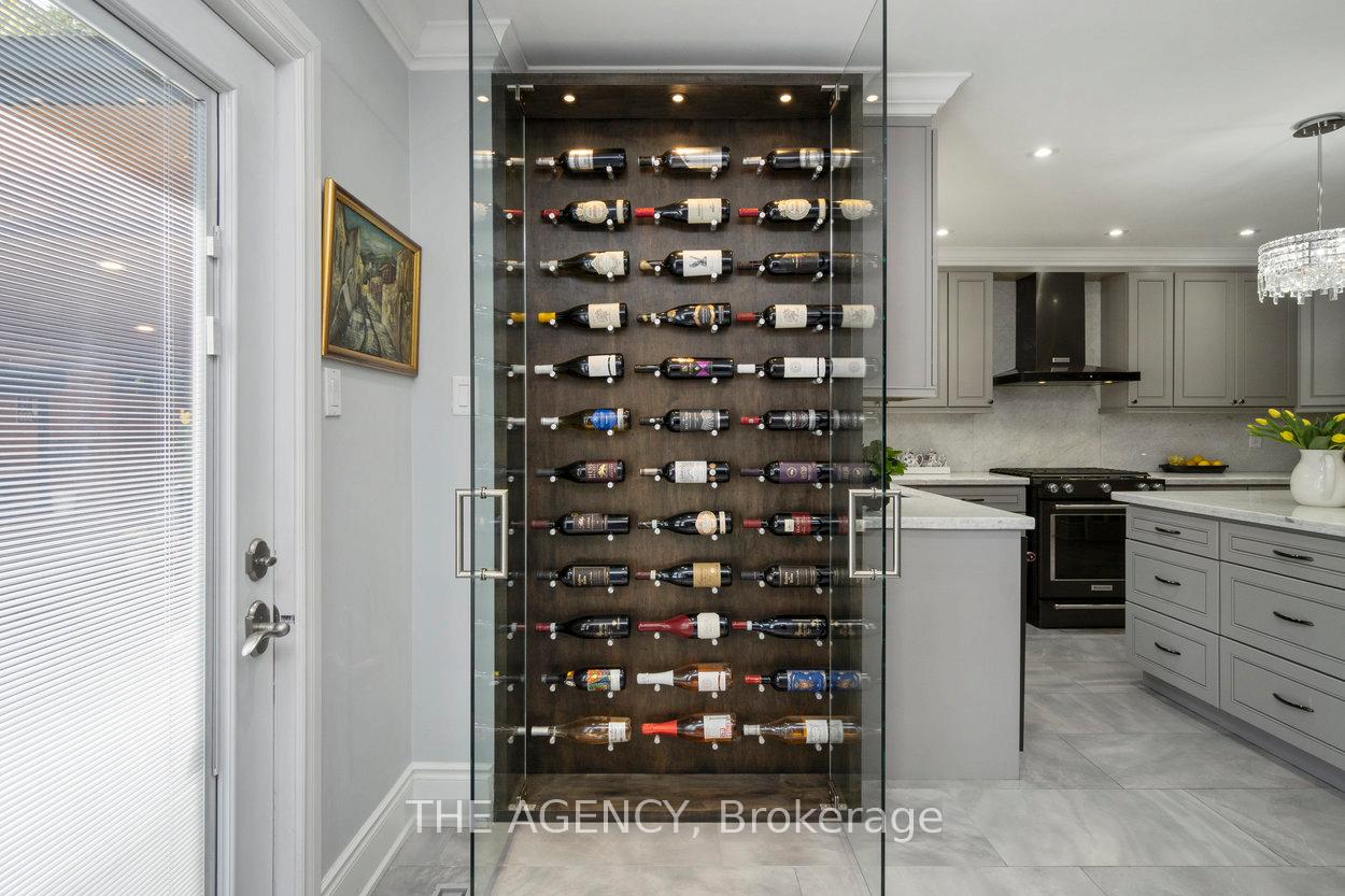 Photo 2 of 39 Savoy Crescent, Vaughan, Beverley Glen — HOMEH