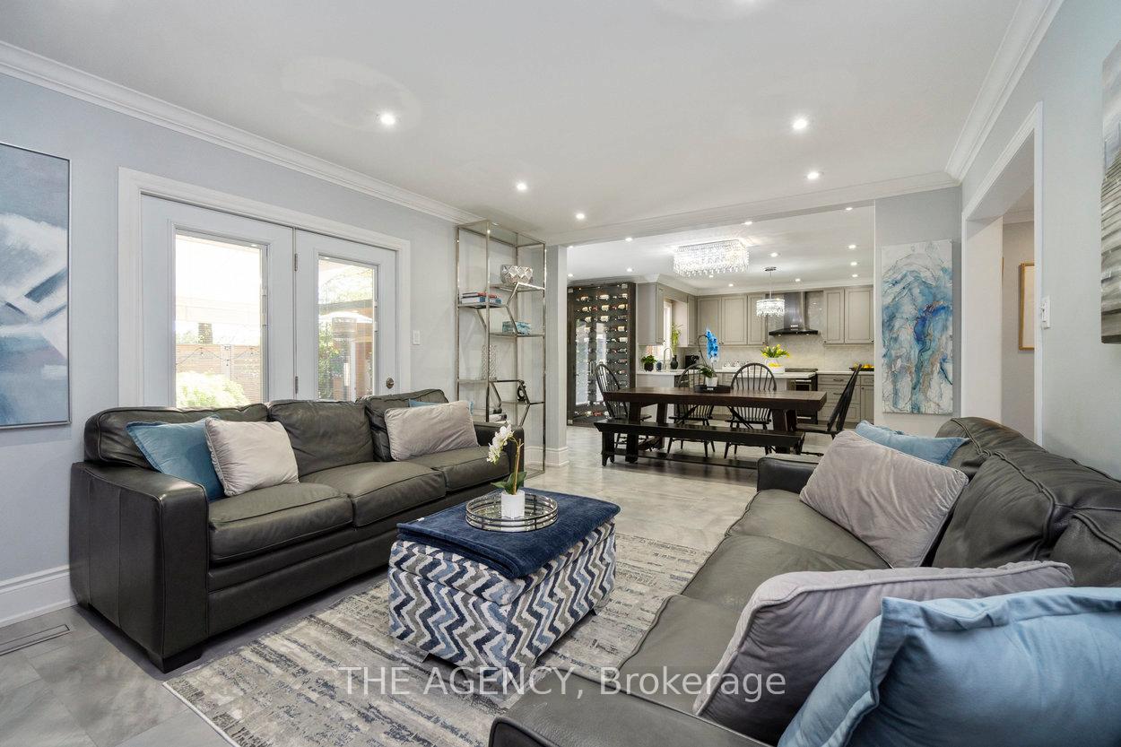 Photo 7 of 39 Savoy Crescent, Vaughan, Beverley Glen — HOMEH