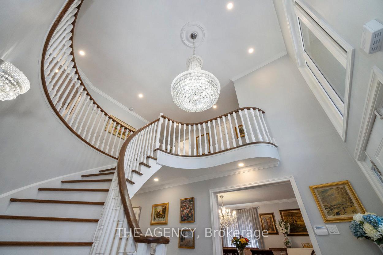 Photo 14 of 39 Savoy Crescent, Vaughan, Beverley Glen — HOMEH