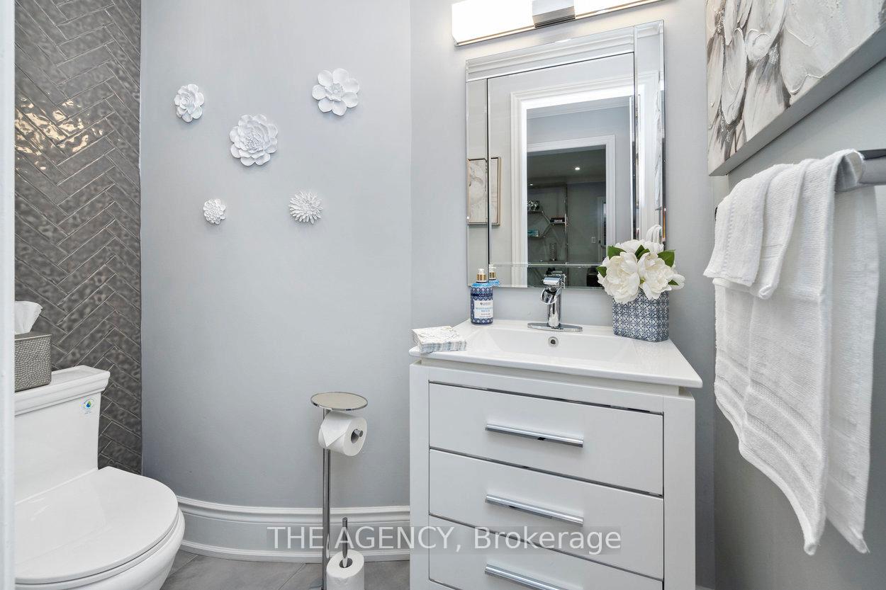 Photo 10 of 39 Savoy Crescent, Vaughan, Beverley Glen — HOMEH