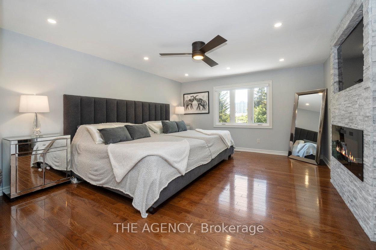 Photo 13 of 39 Savoy Crescent, Vaughan, Beverley Glen — HOMEH