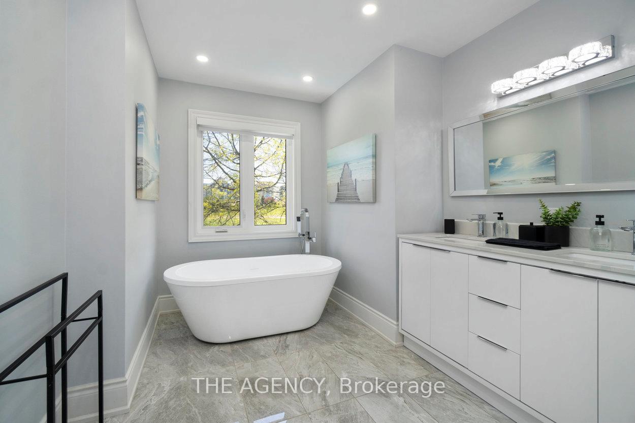 Photo 17 of 39 Savoy Crescent, Vaughan, Beverley Glen — HOMEH