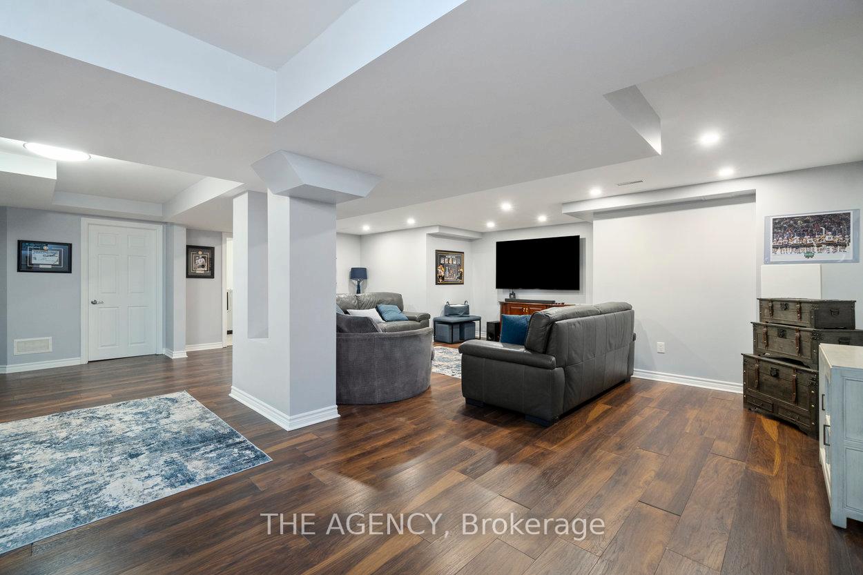 Photo 29 of 39 Savoy Crescent, Vaughan, Beverley Glen — HOMEH