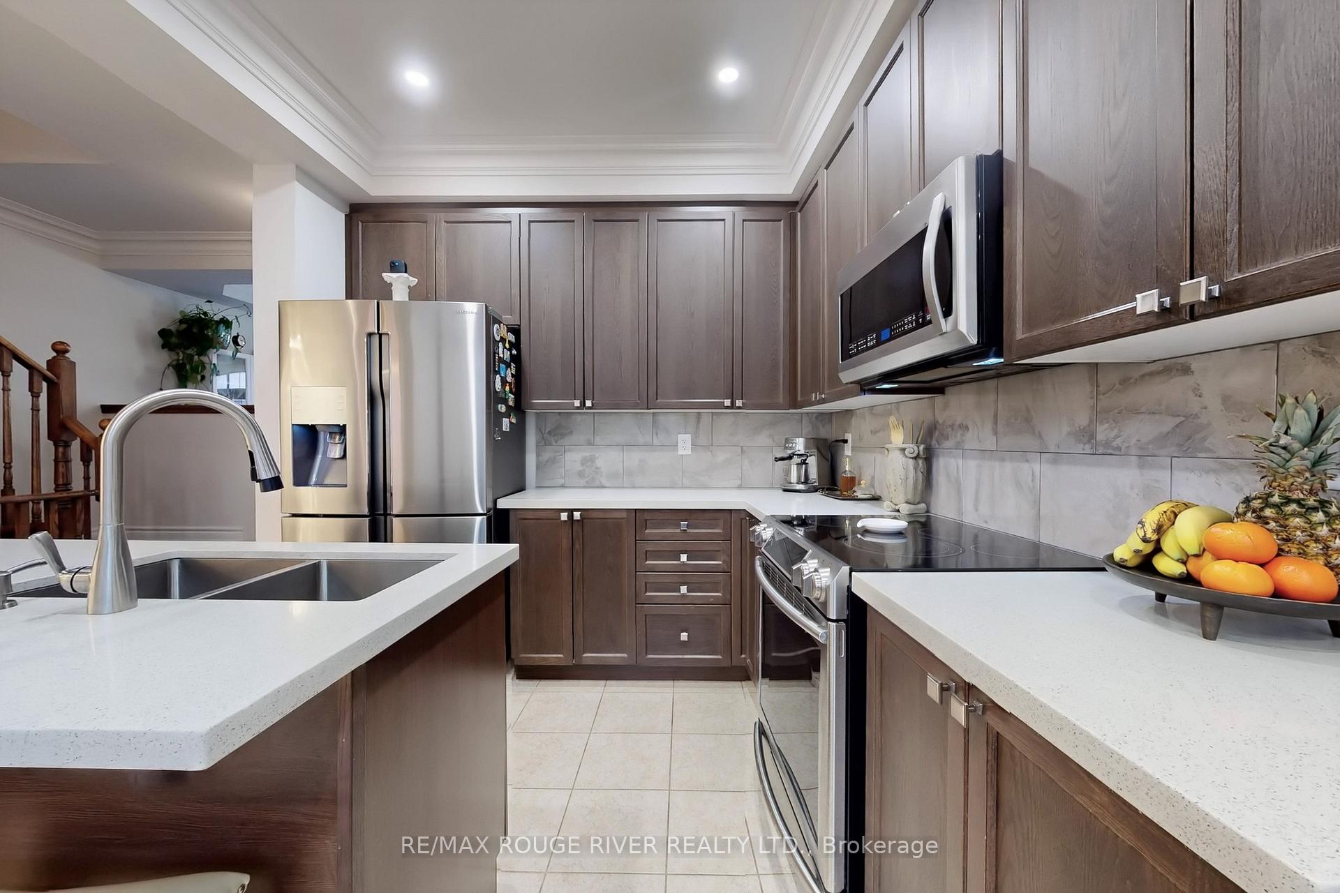Photo 9 of 22 Quarrie Lane, Ajax, Northwest Ajax — HOMEH