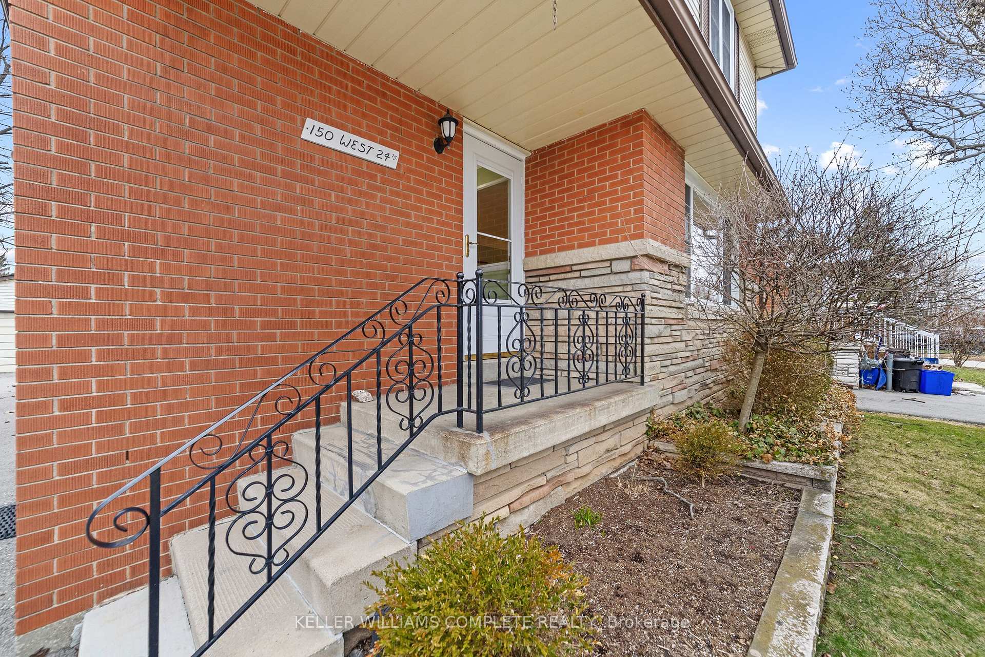 Photo 3 of 150 West 24th Street, Hamilton, Westcliffe — HOMEH