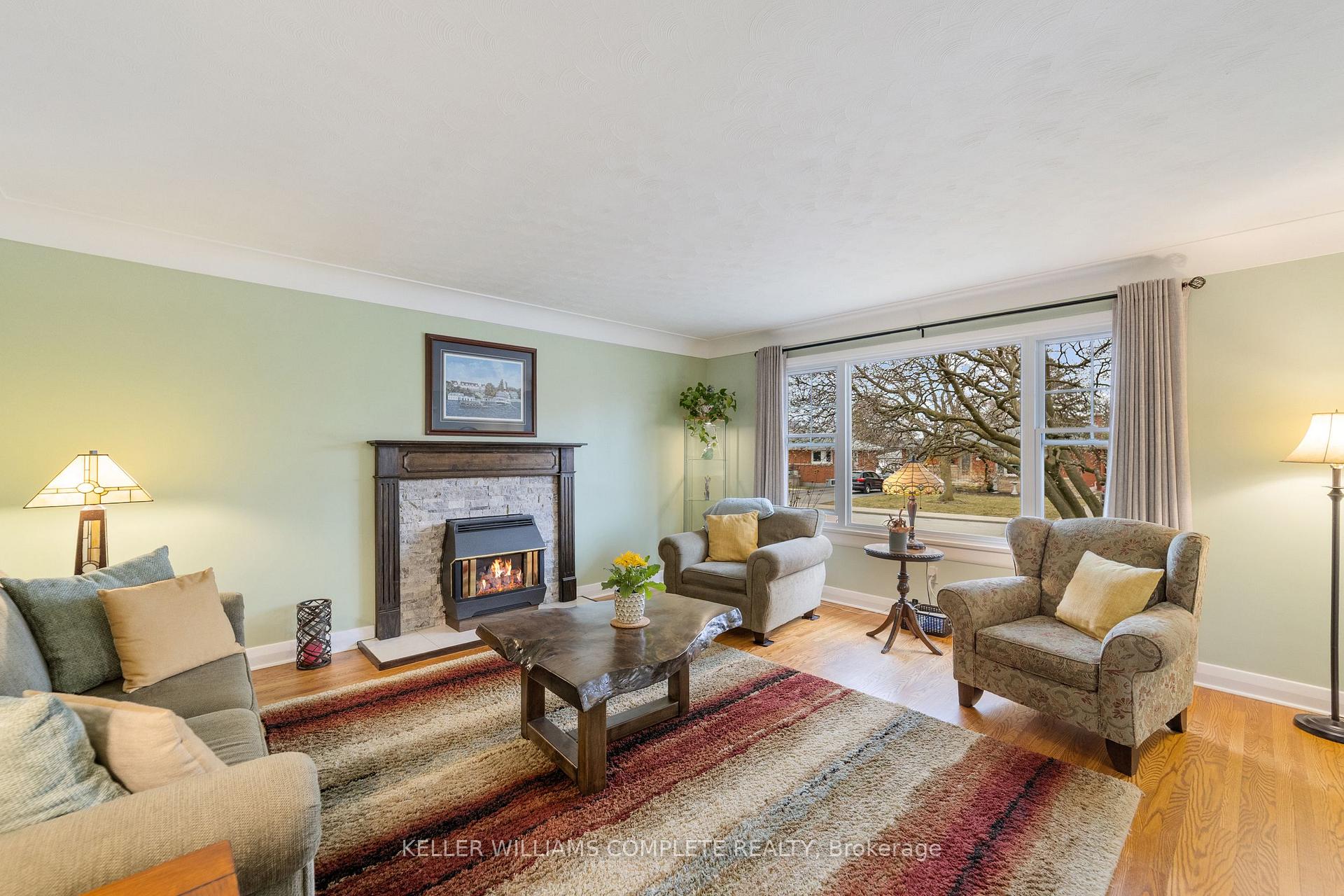 Photo 5 of 150 West 24th Street, Hamilton, Westcliffe — HOMEH