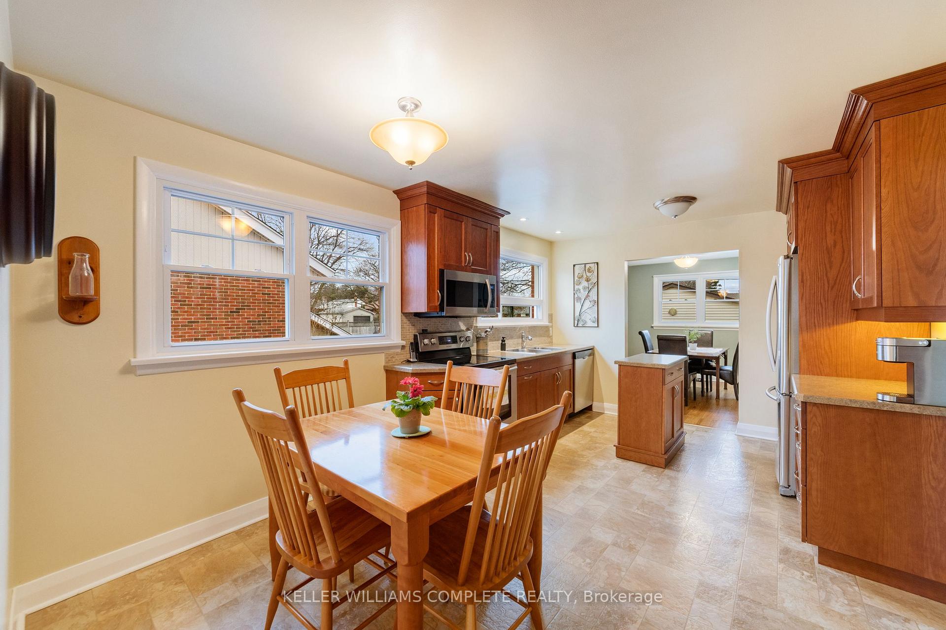 Photo 15 of 150 West 24th Street, Hamilton, Westcliffe — HOMEH