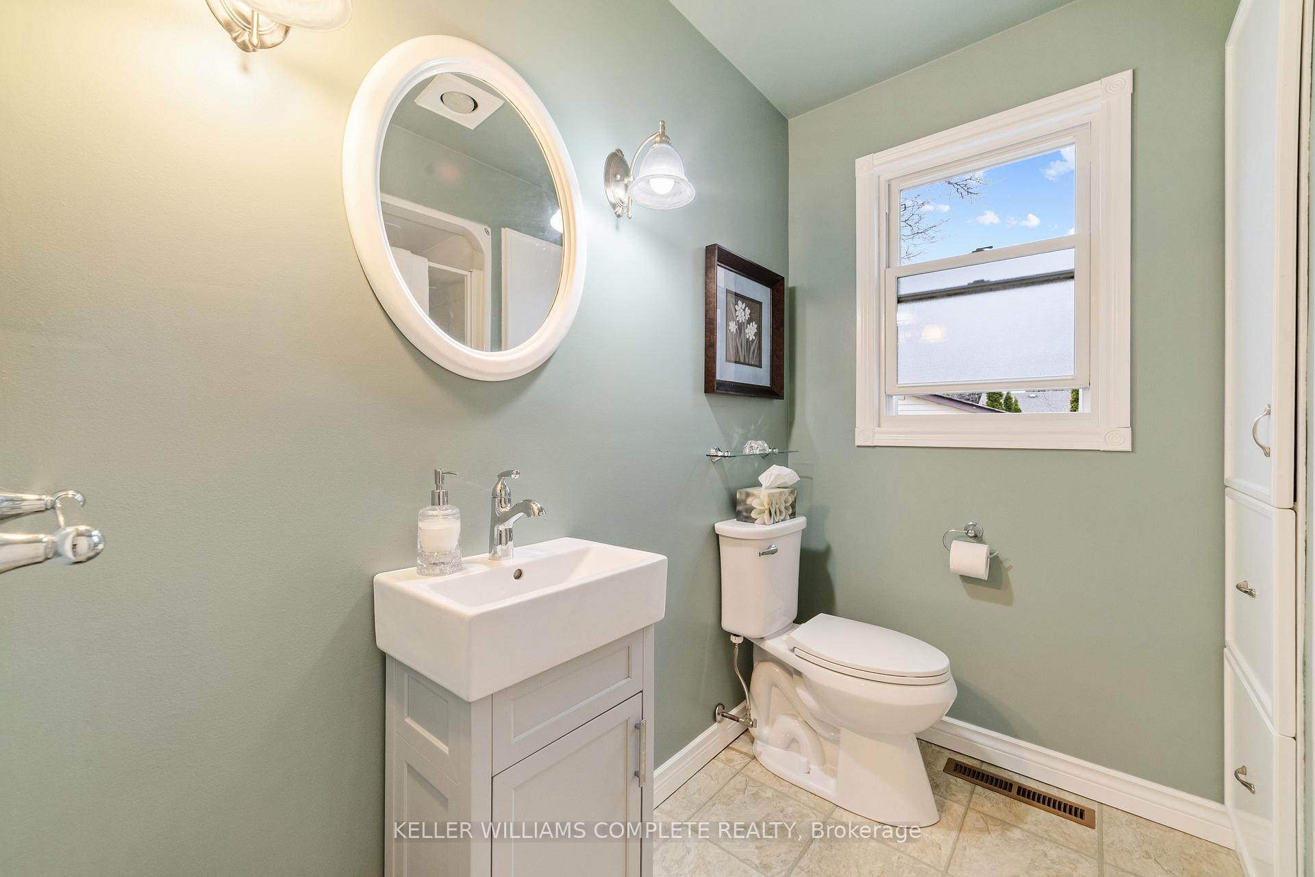 Photo 2 of 150 West 24th Street, Hamilton, Westcliffe — HOMEH