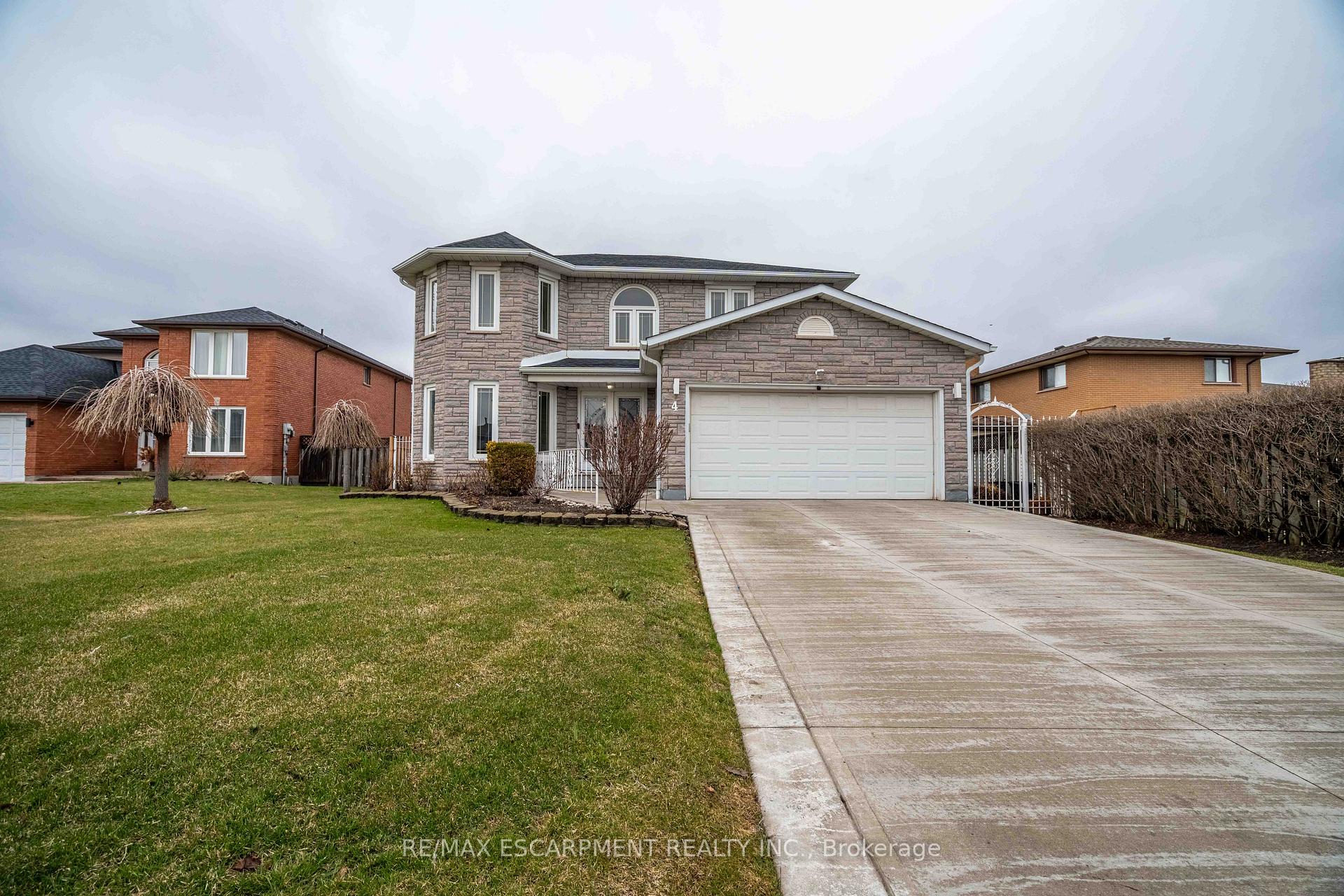 Photo 17 of 4 Milkyway Drive, Hamilton, Trenholme — HOMEH