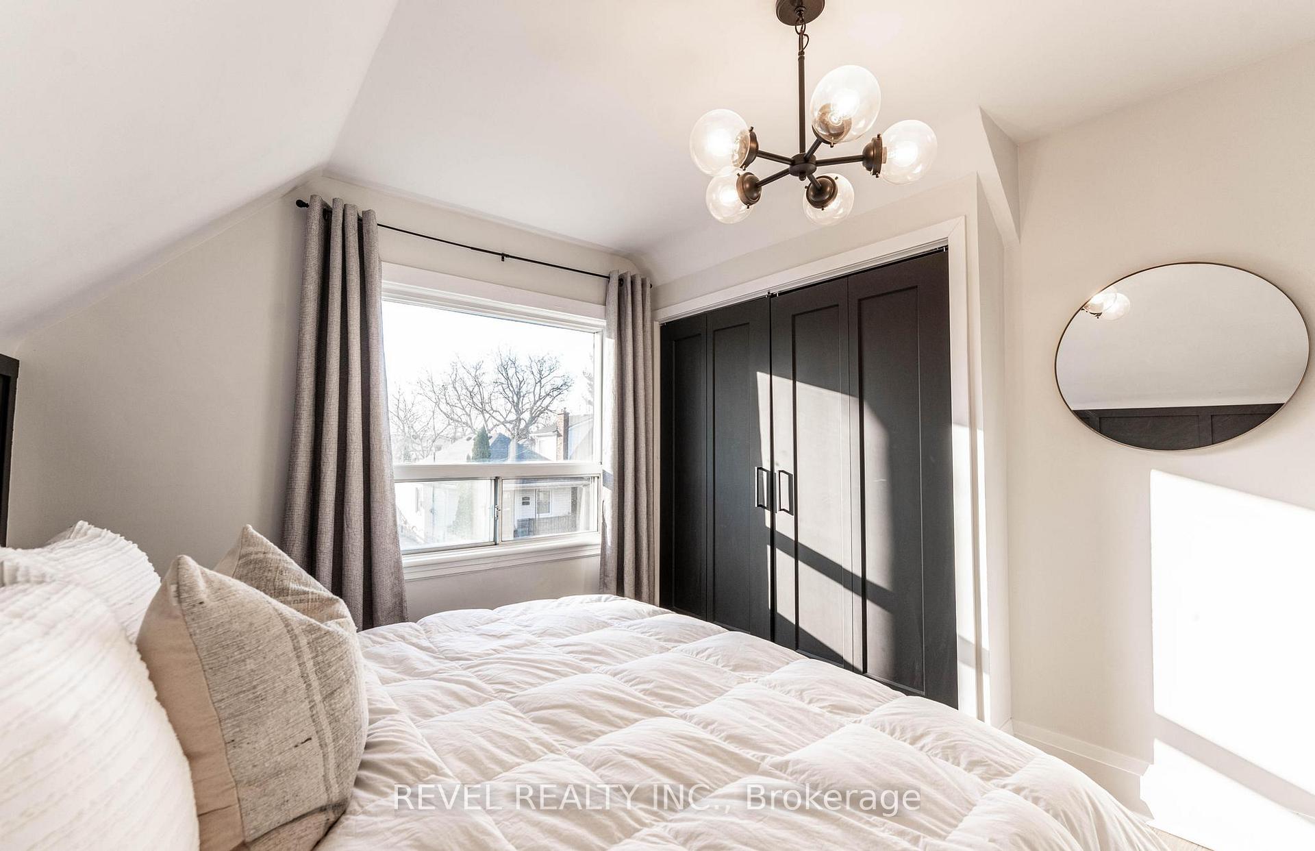 Photo 9 of 64 Barons Avenue N, Hamilton, Homeside — HOMEH