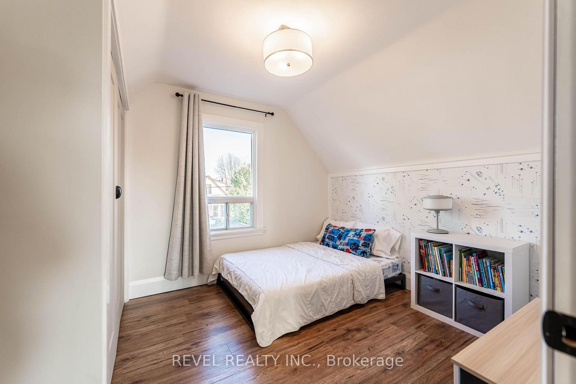 Photo 8 of 64 Barons Avenue N, Hamilton, Homeside — HOMEH