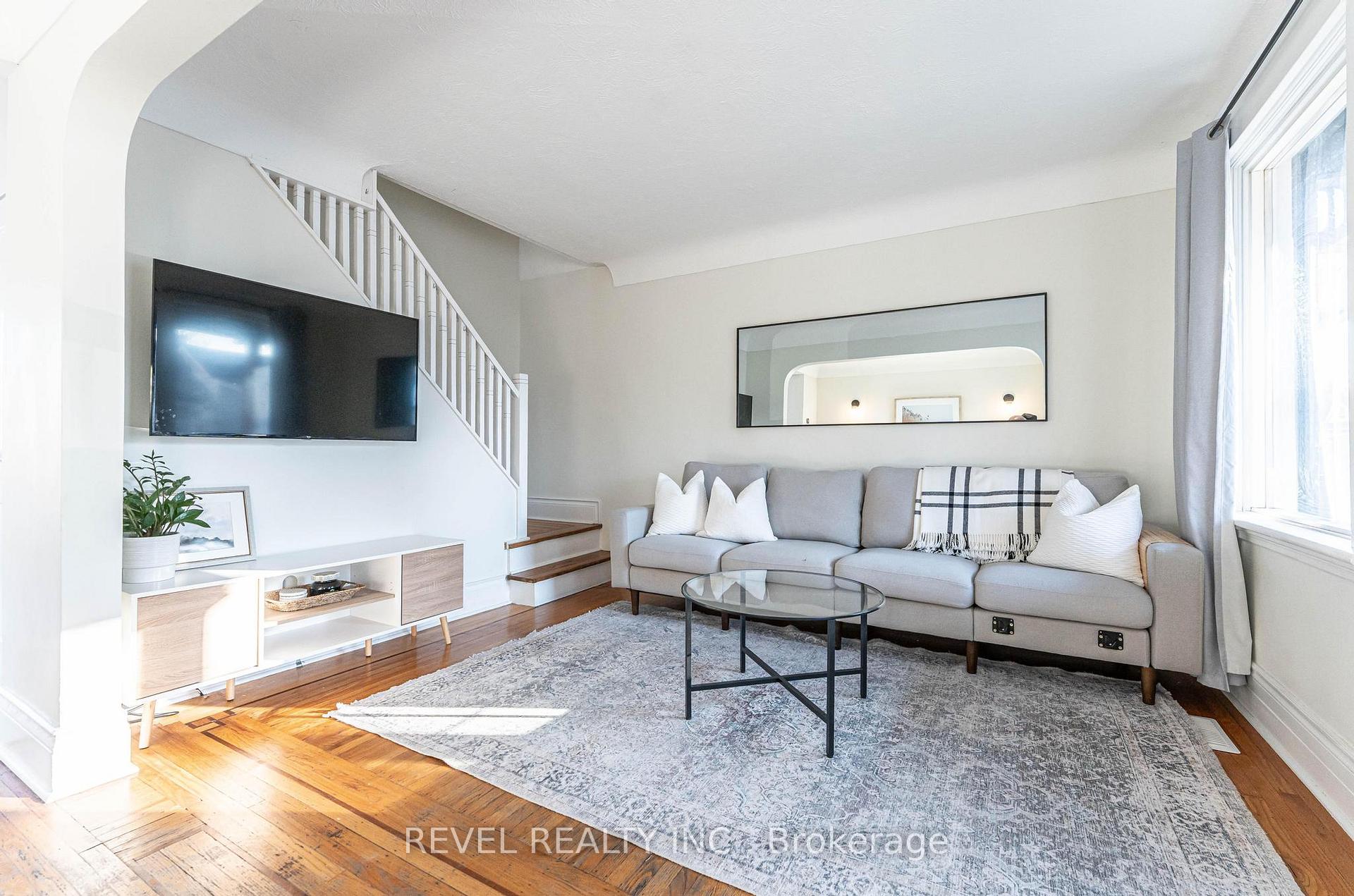 Photo 15 of 64 Barons Avenue N, Hamilton, Homeside — HOMEH