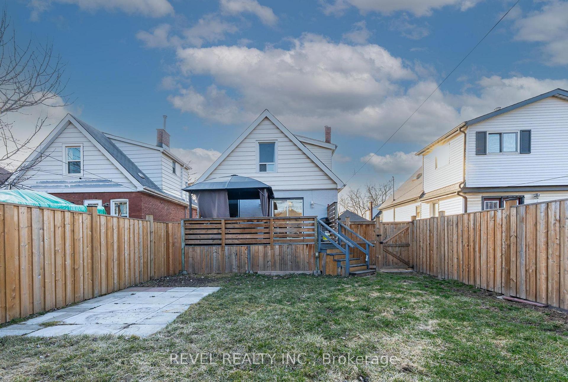 Photo 23 of 64 Barons Avenue N, Hamilton, Homeside — HOMEH