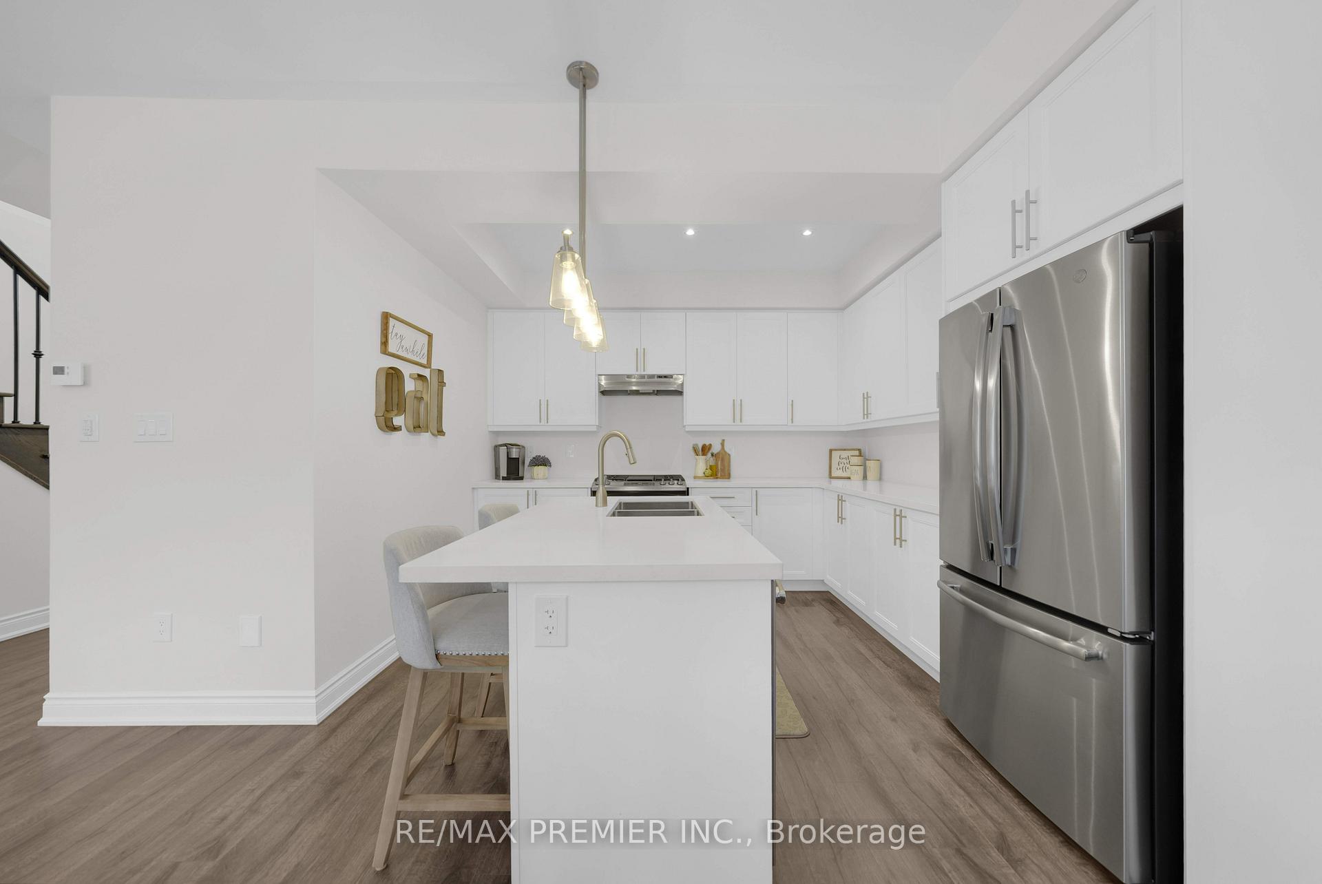 Photo 9 of 2 Arnold Crescent, New Tecumseth, Rural New Tecumseth — HOMEH