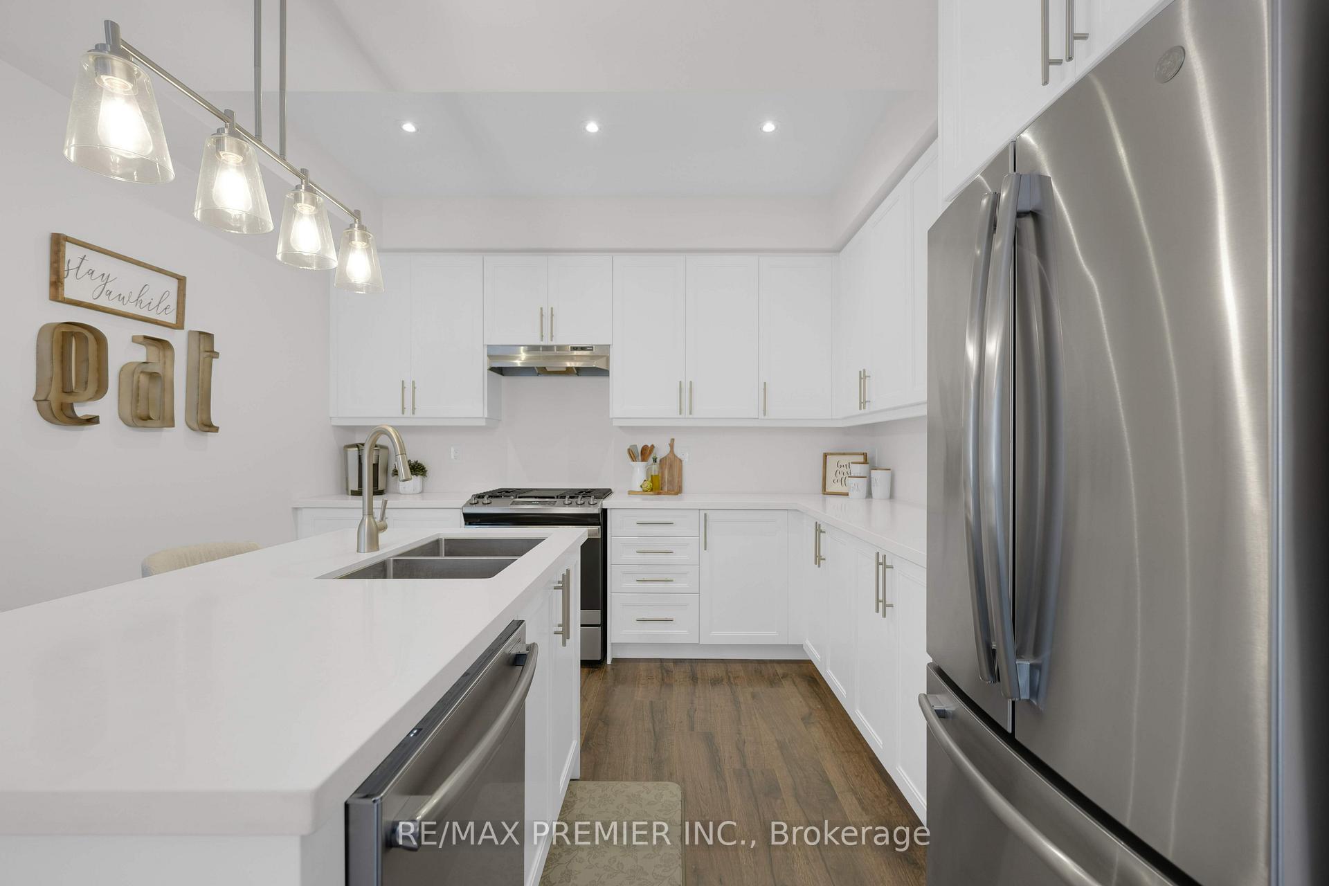 Photo 6 of 2 Arnold Crescent, New Tecumseth, Rural New Tecumseth — HOMEH
