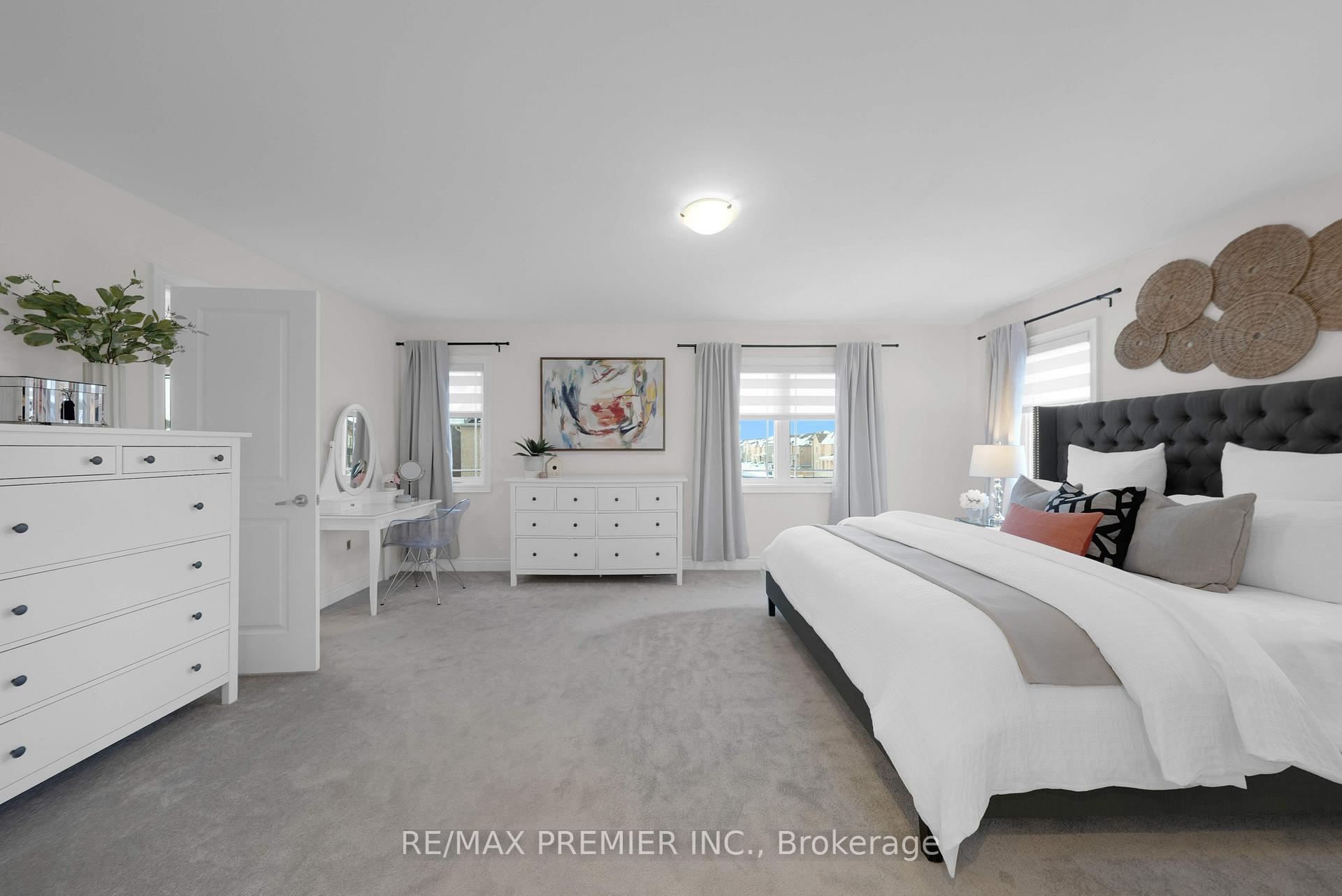 Photo 10 of 2 Arnold Crescent, New Tecumseth, Rural New Tecumseth — HOMEH
