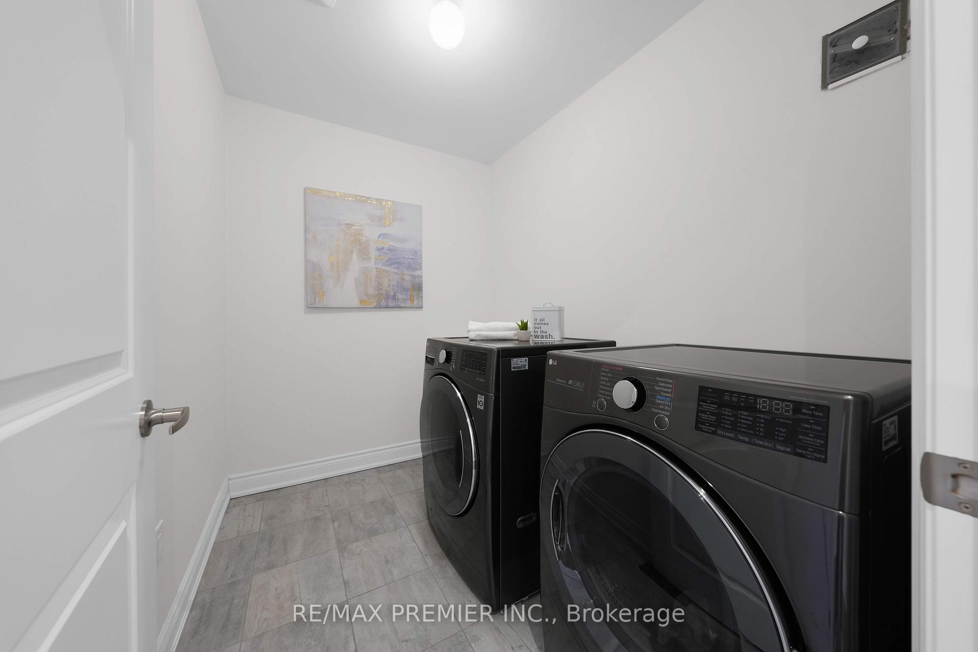 Photo 18 of 2 Arnold Crescent, New Tecumseth, Rural New Tecumseth — HOMEH