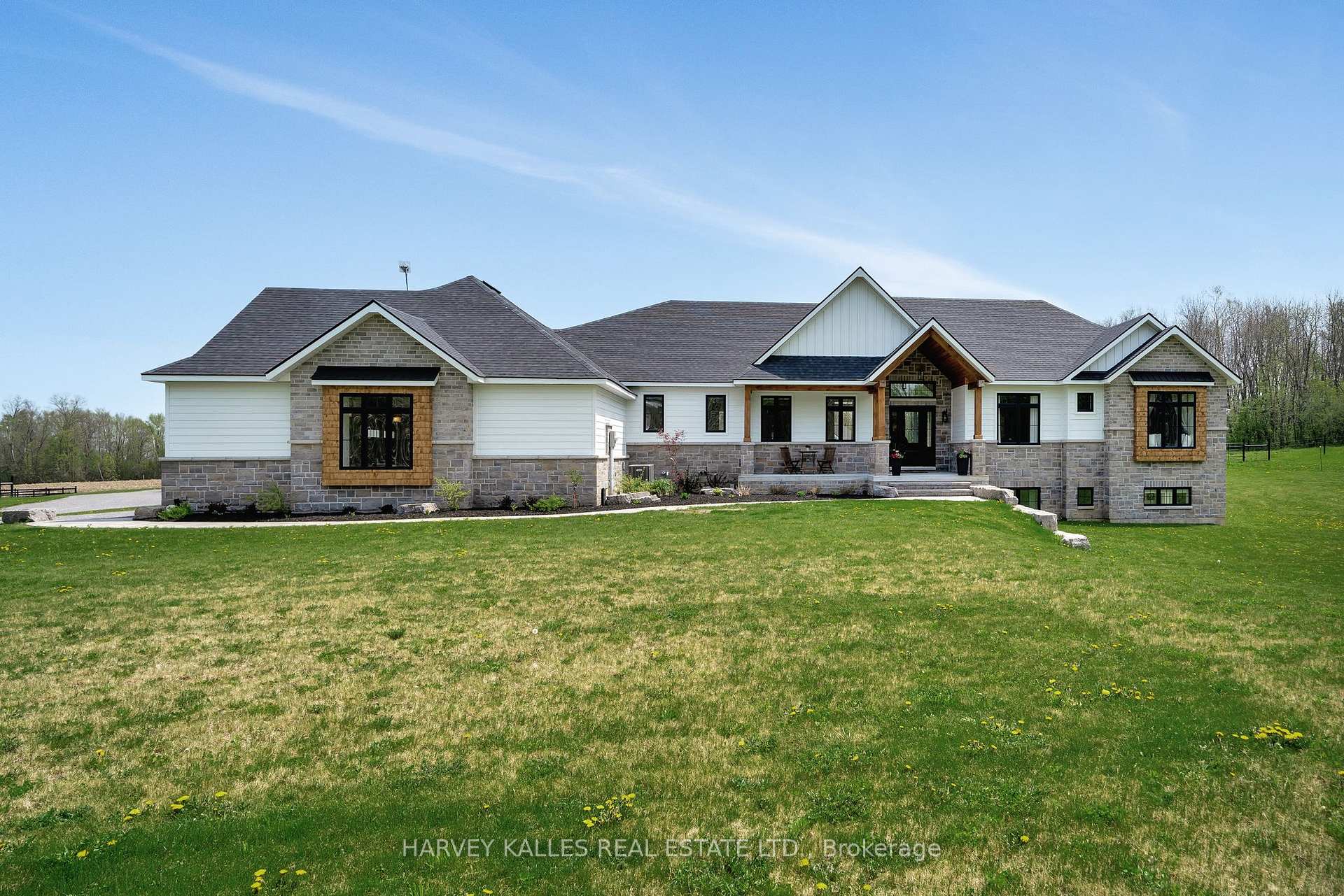 Photo 3 of 498 Mackenzie Road, Quinte West, Sidney Ward — HOMEH