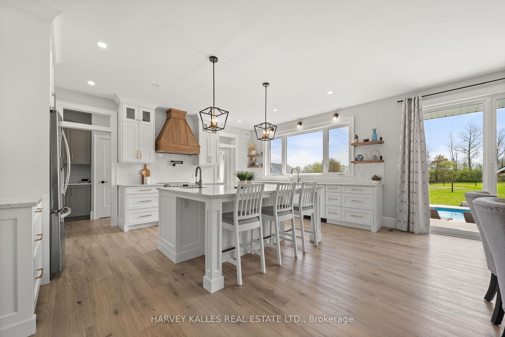 Photo 10 of 498 Mackenzie Road, Quinte West, Sidney Ward — HOMEH