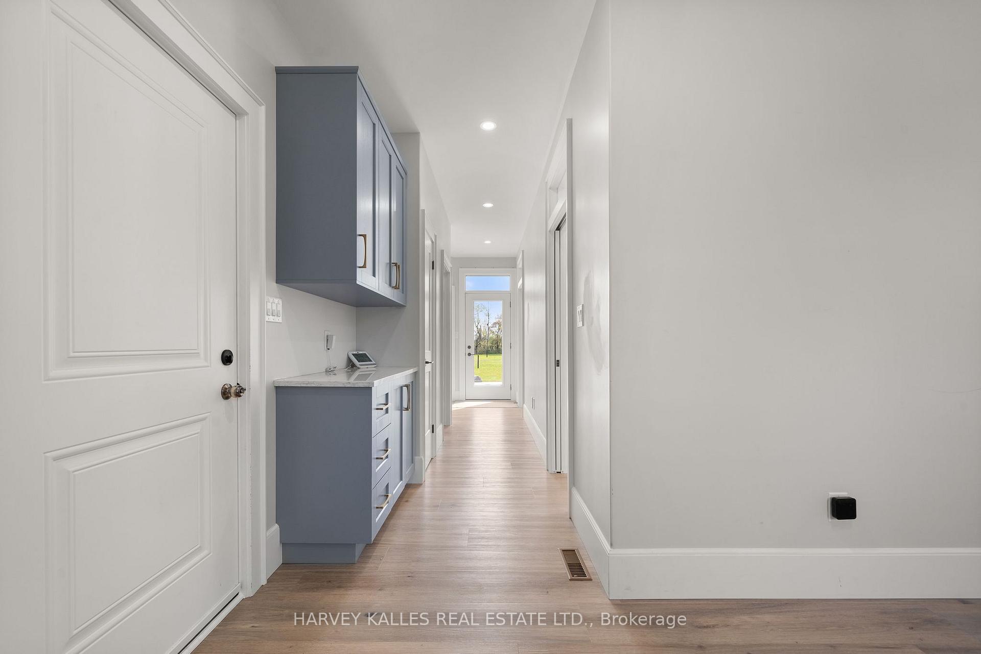 Photo 2 of 498 Mackenzie Road, Quinte West, Sidney Ward — HOMEH