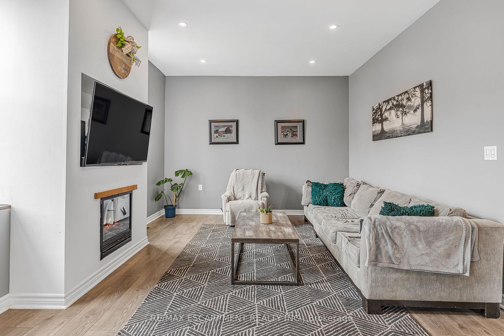 Photo 42 of 424 Broad Street E, Haldimand, Dunnville — HOMEH