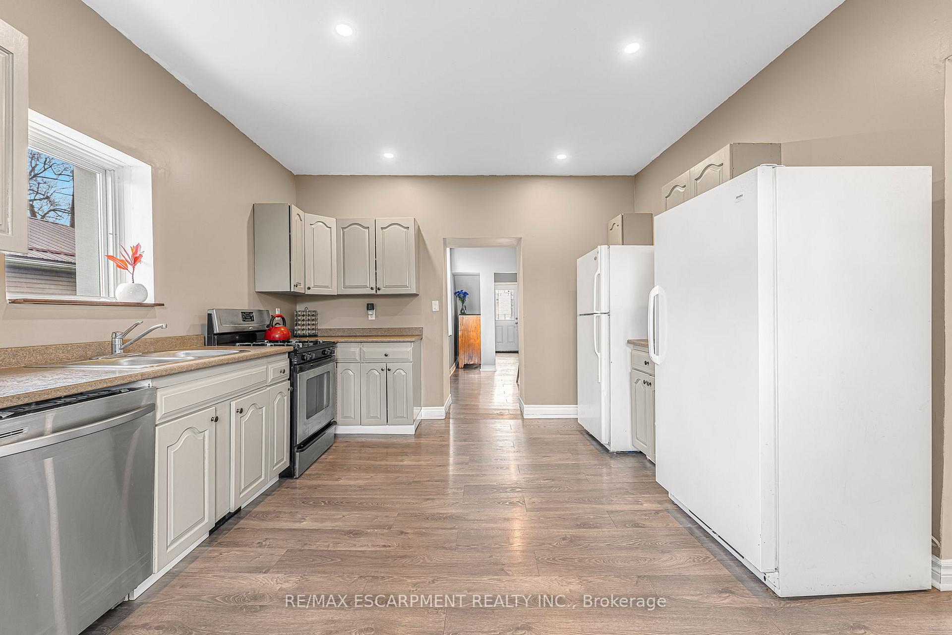 Photo 17 of 424 Broad Street E, Haldimand, Dunnville — HOMEH
