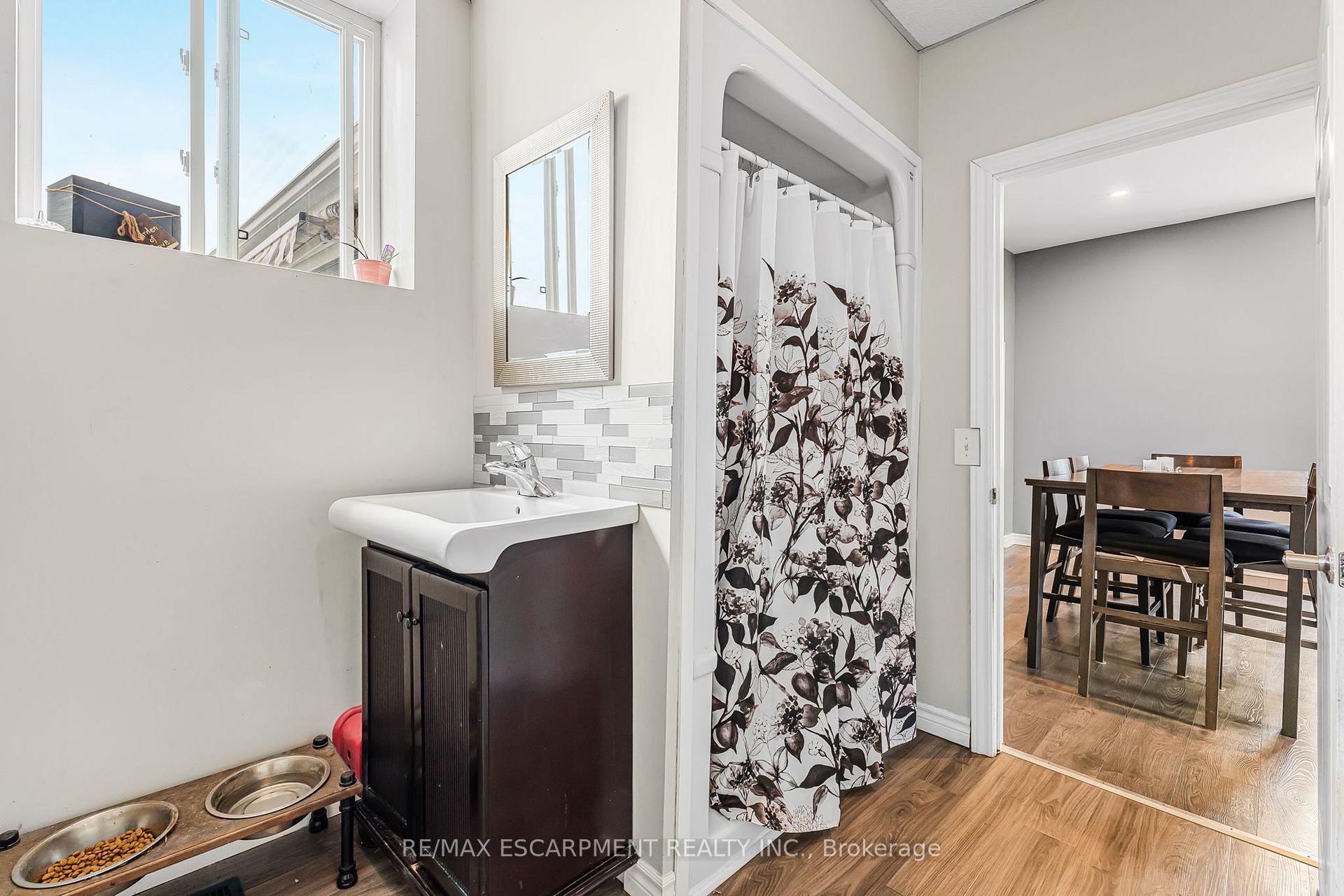 Photo 13 of 424 Broad Street E, Haldimand, Dunnville — HOMEH