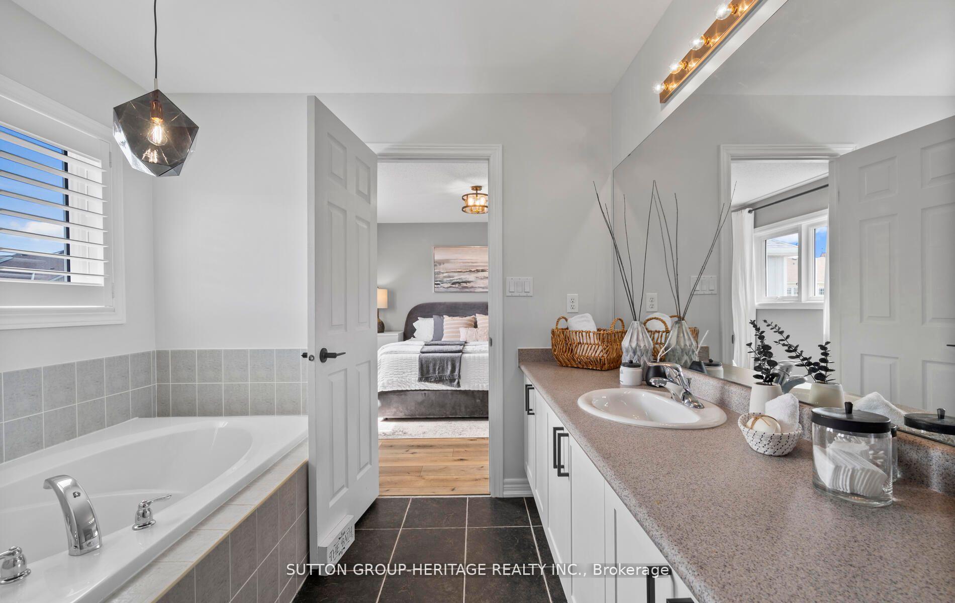 Photo 17 of 78 Barchester Crescent, Whitby, Brooklin — HOMEH