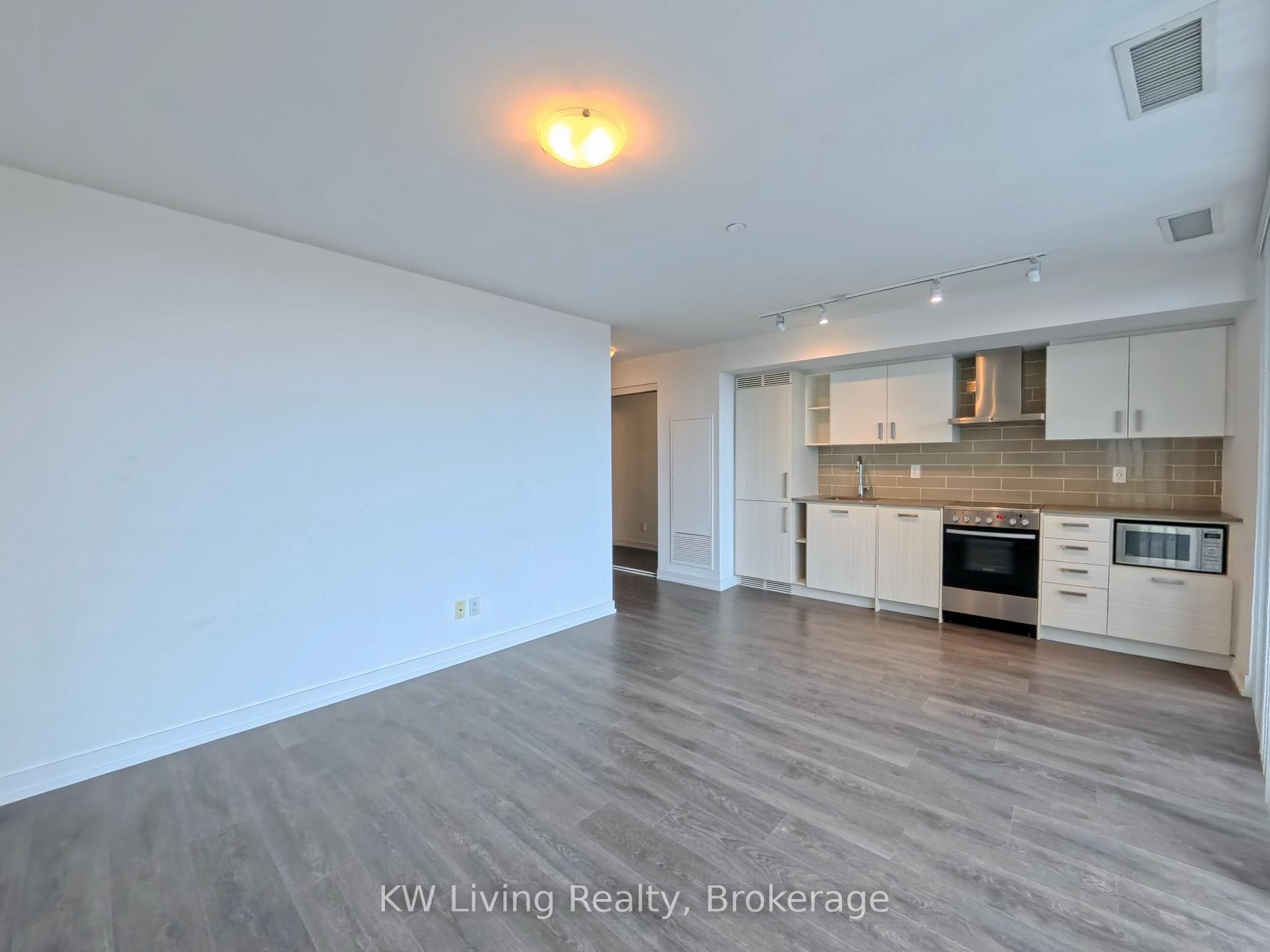 Photo 2 of Unit 716, 125 Redpath Avenue, Toronto, Mount Pleasant West — HOMEH