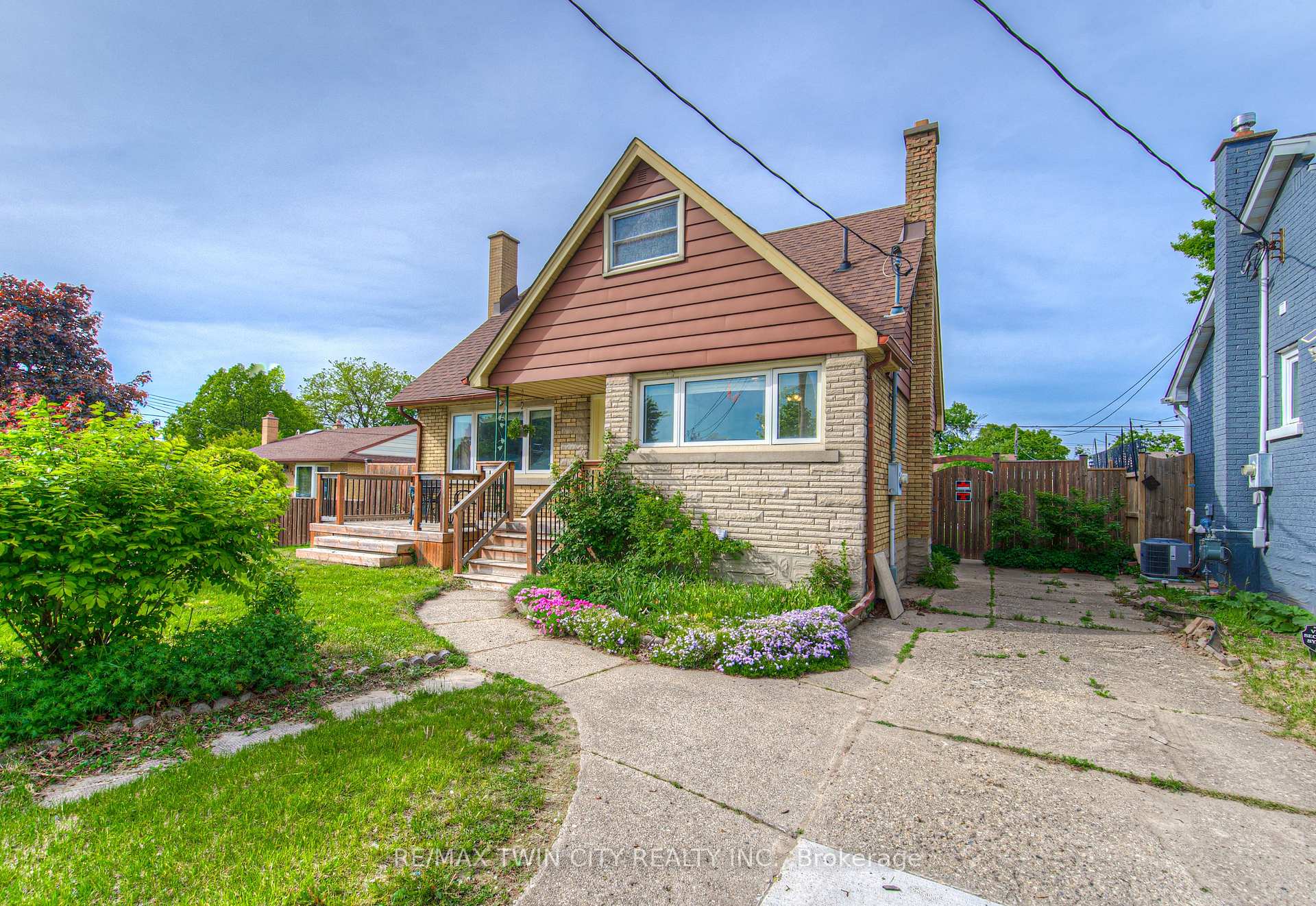 Photo 3 of 146 Wilson Avenue, Kitchener — HOMEH