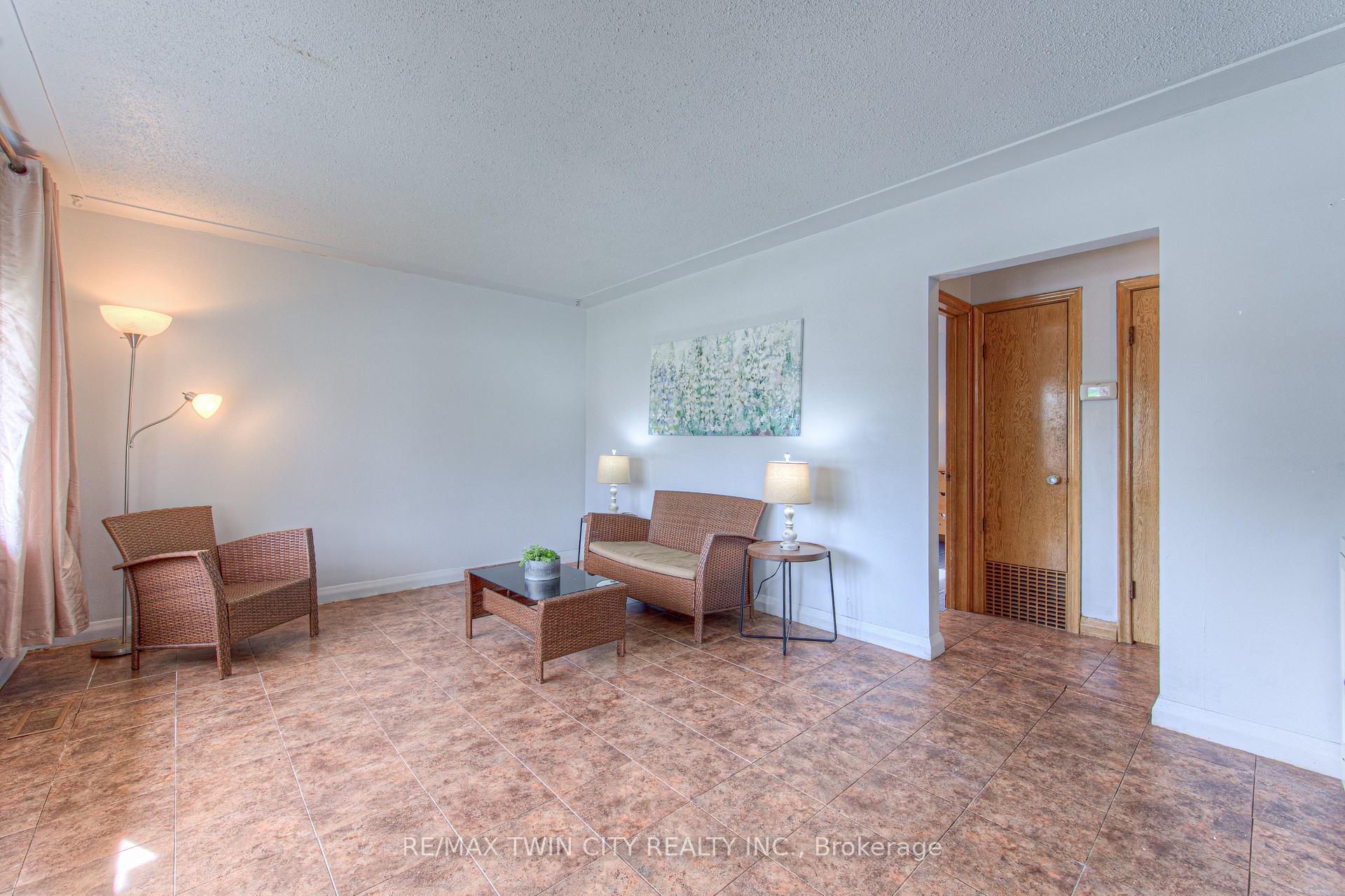 Photo 4 of 146 Wilson Avenue, Kitchener — HOMEH