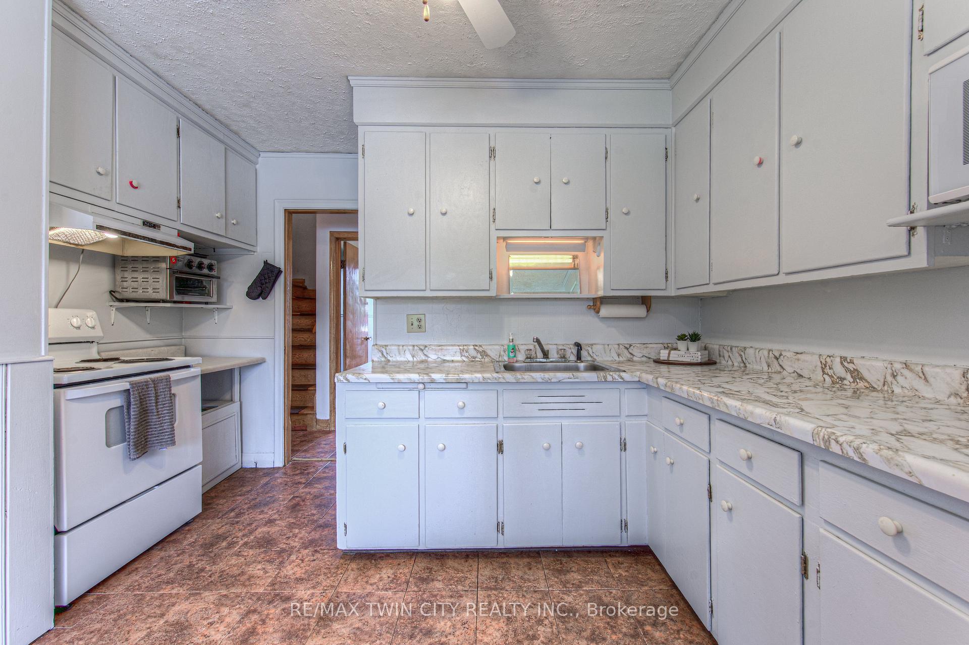 Photo 2 of 146 Wilson Avenue, Kitchener — HOMEH