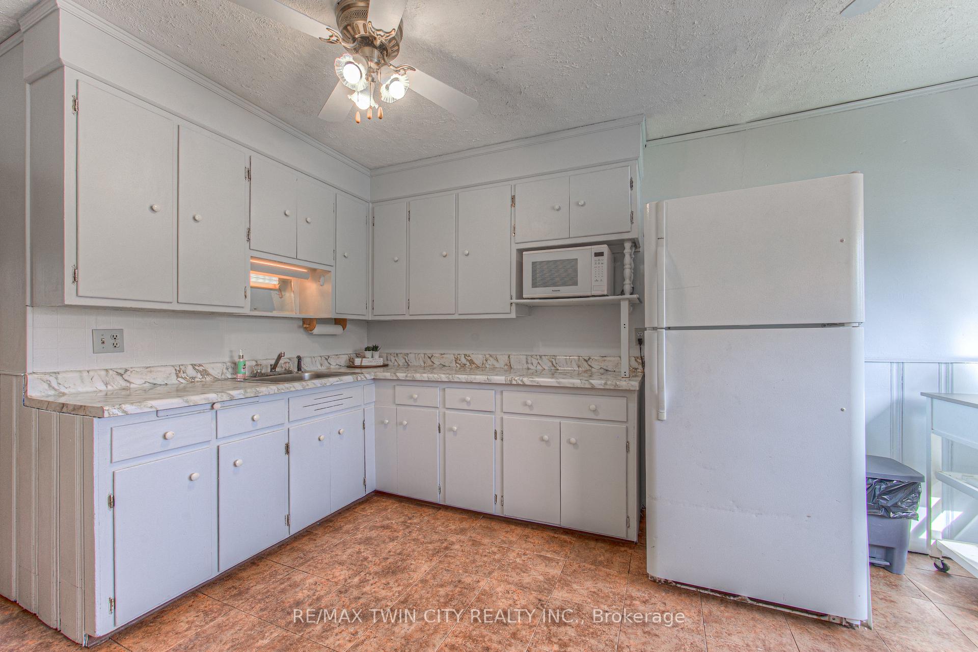 Photo 11 of 146 Wilson Avenue, Kitchener — HOMEH