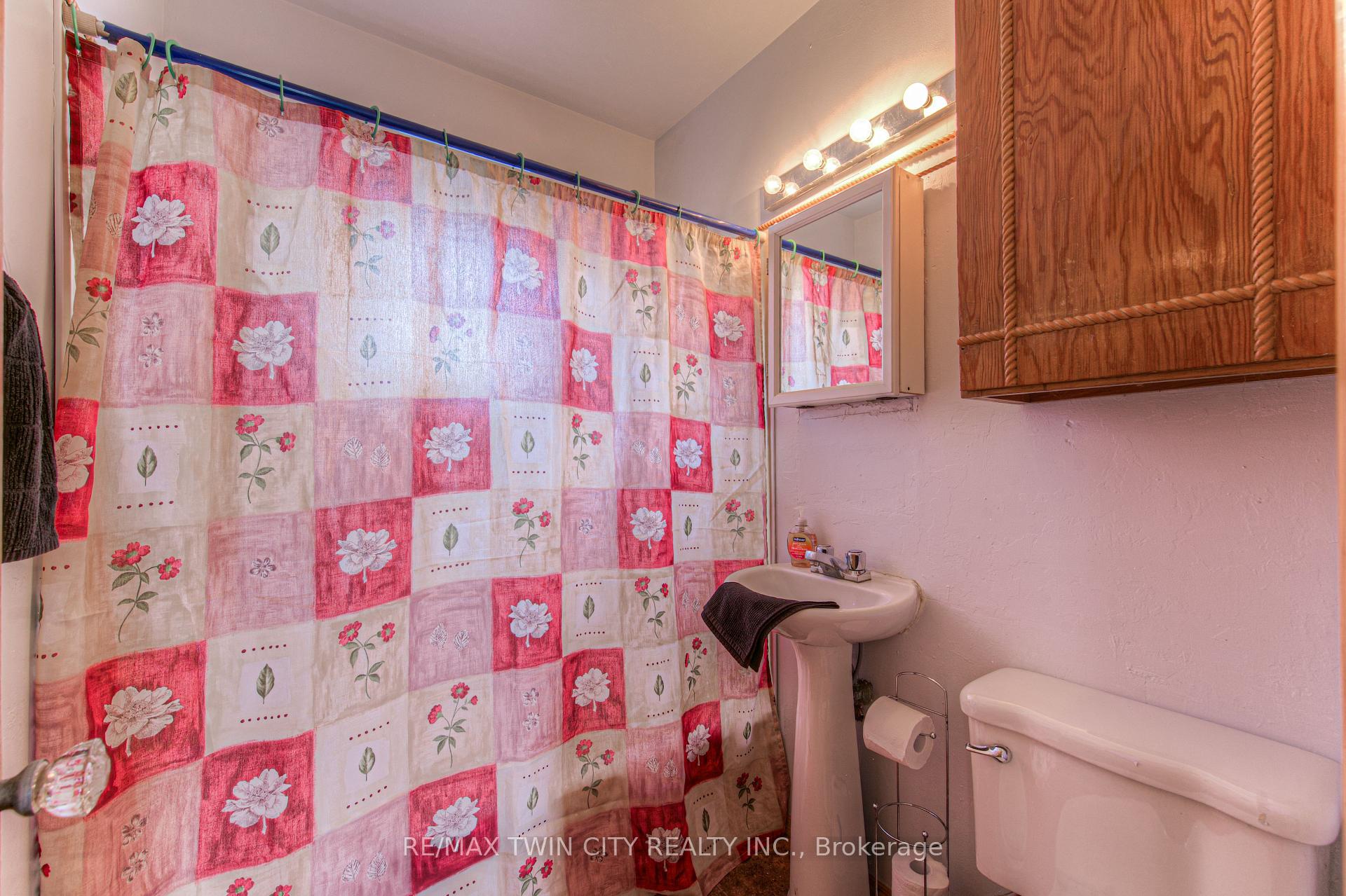 Photo 13 of 146 Wilson Avenue, Kitchener — HOMEH
