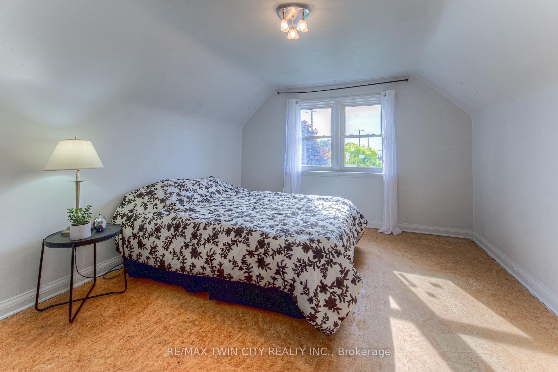 Photo 19 of 146 Wilson Avenue, Kitchener — HOMEH