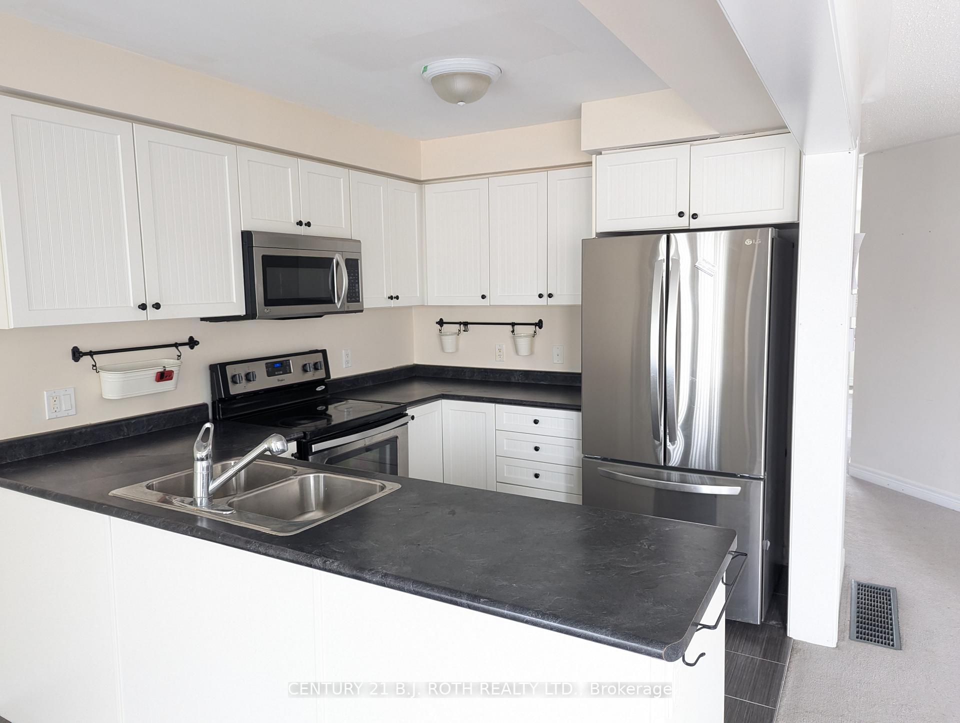 Photo 2 of 933 Cook Crescent, Shelburne — HOMEH