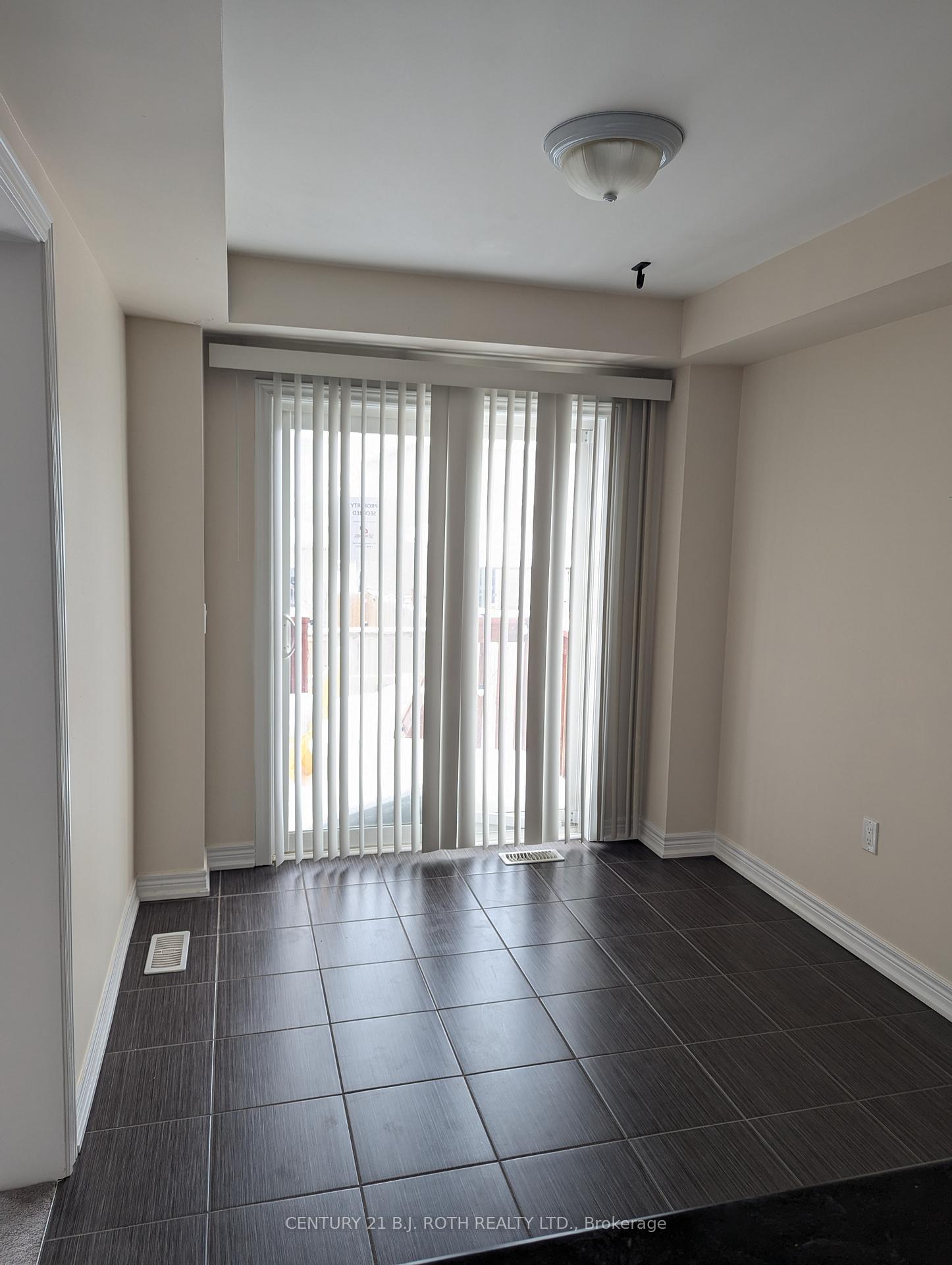 Photo 16 of 933 Cook Crescent, Shelburne — HOMEH
