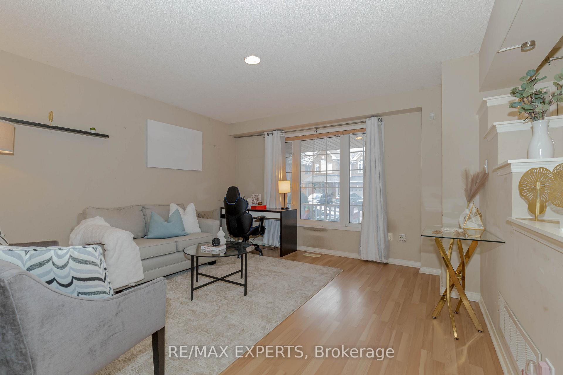 Photo 3 of 213 Equator Crescent, Vaughan, Vellore Village — HOMEH