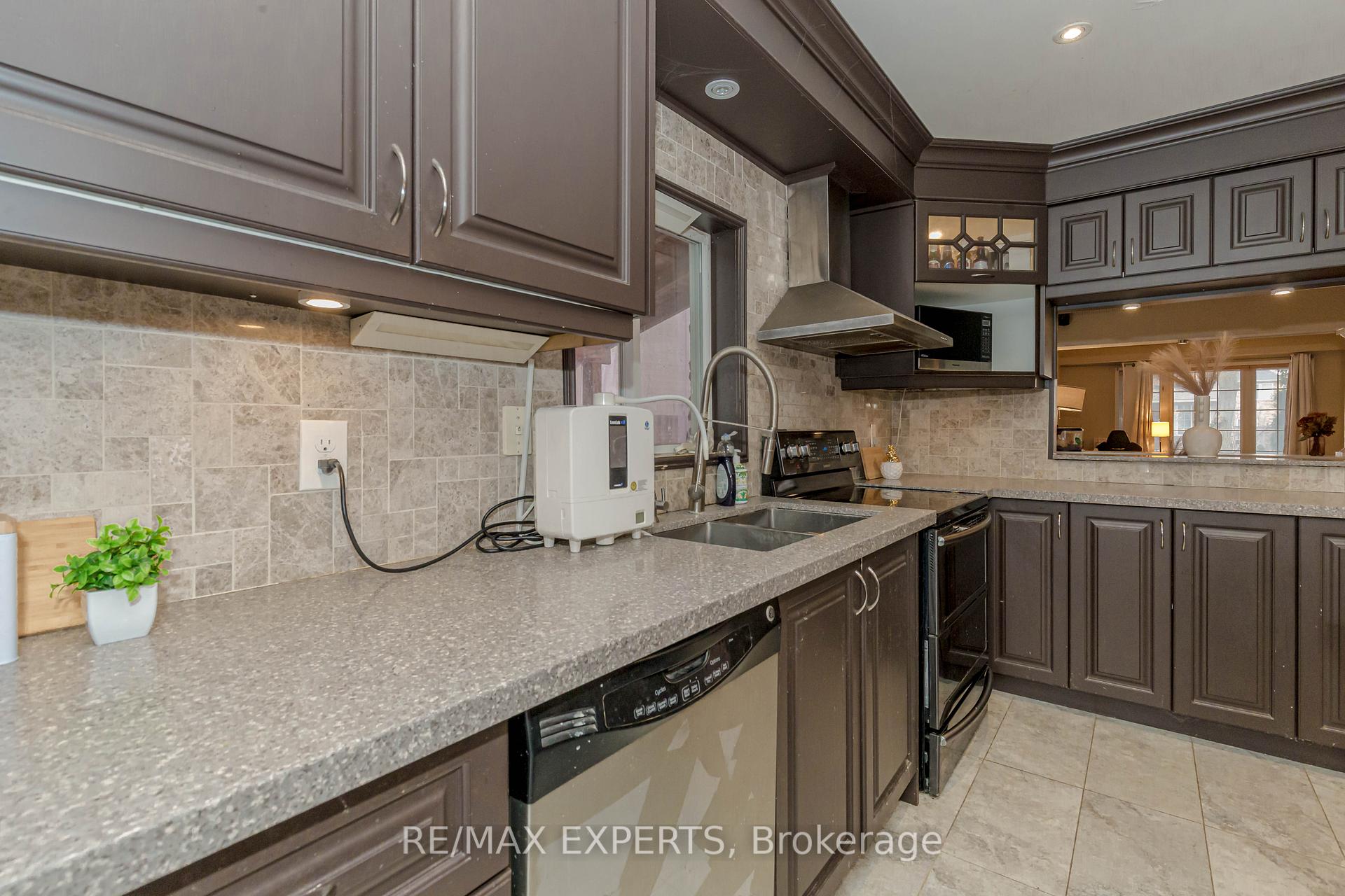 Photo 24 of 213 Equator Crescent, Vaughan, Vellore Village — HOMEH