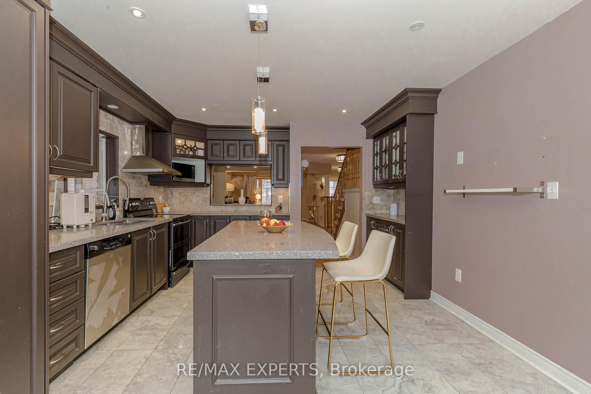 Photo 11 of 213 Equator Crescent, Vaughan, Vellore Village — HOMEH
